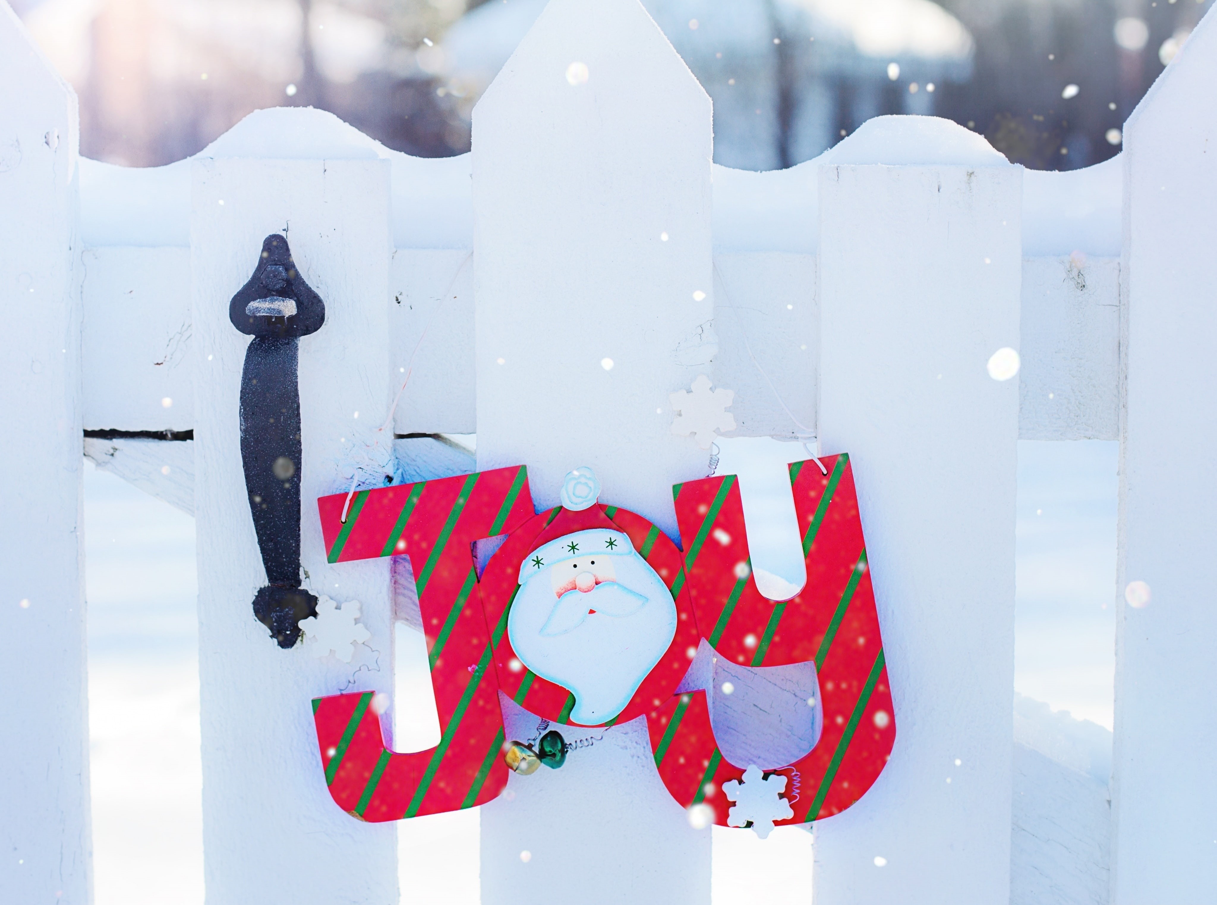 sign, Ornament, 4K, Amazing, human representation, protection, Outdoor, Snowflakes, day, Wonderland, white color, outdoors, Holiday, red, woodenfence, HD Wallpaper