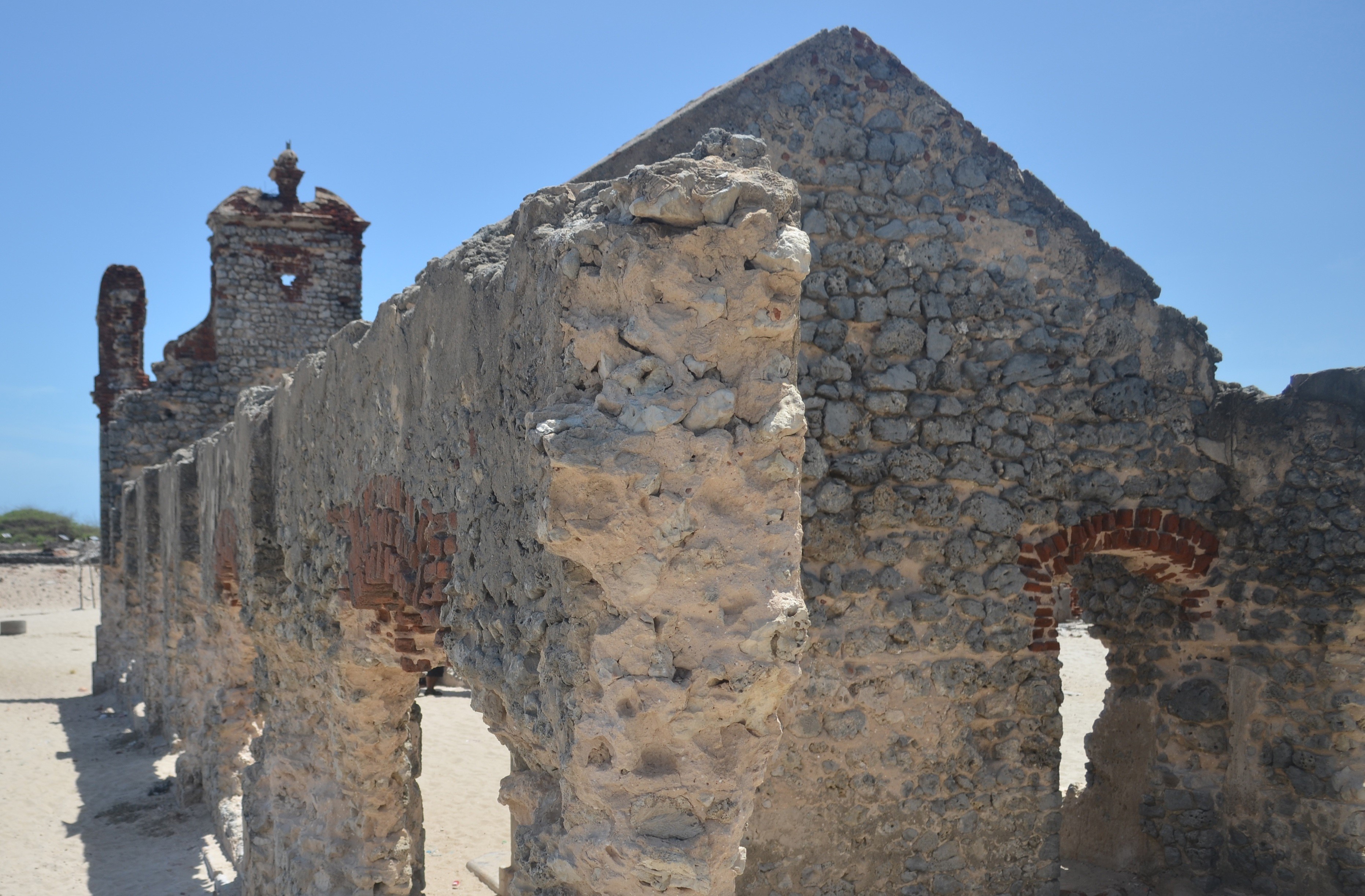 ruined, stone wall, dhanushkodi, spirituality, wall, travel, building, travel destinations, 2K, architecture, stone material, day, clear sky, religion, HD Wallpaper