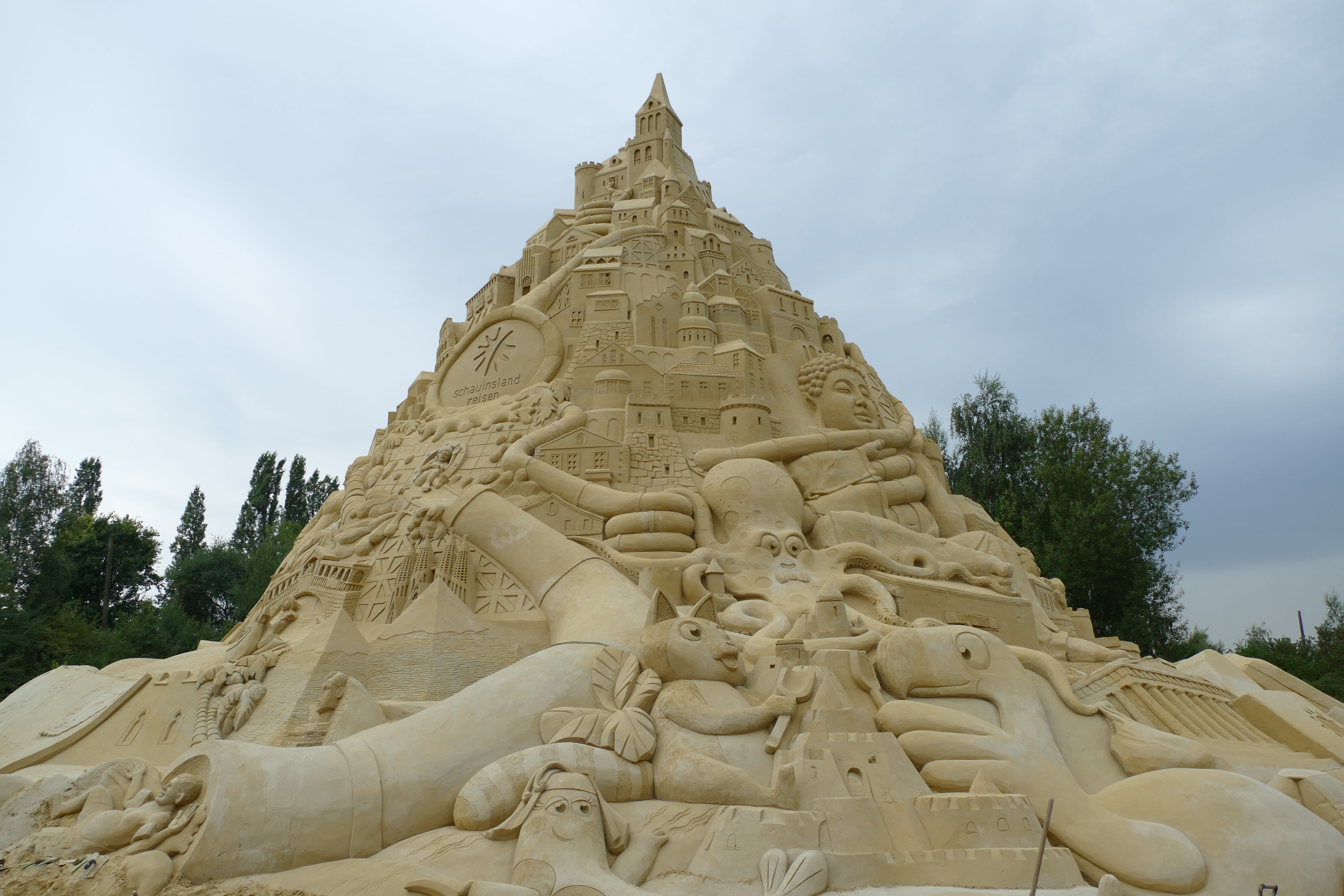 human representation, low angle view, carving, no people, art and craft, belief, north rhine westphalia, world record, the guinness book, sandburg, plant, HD Wallpaper