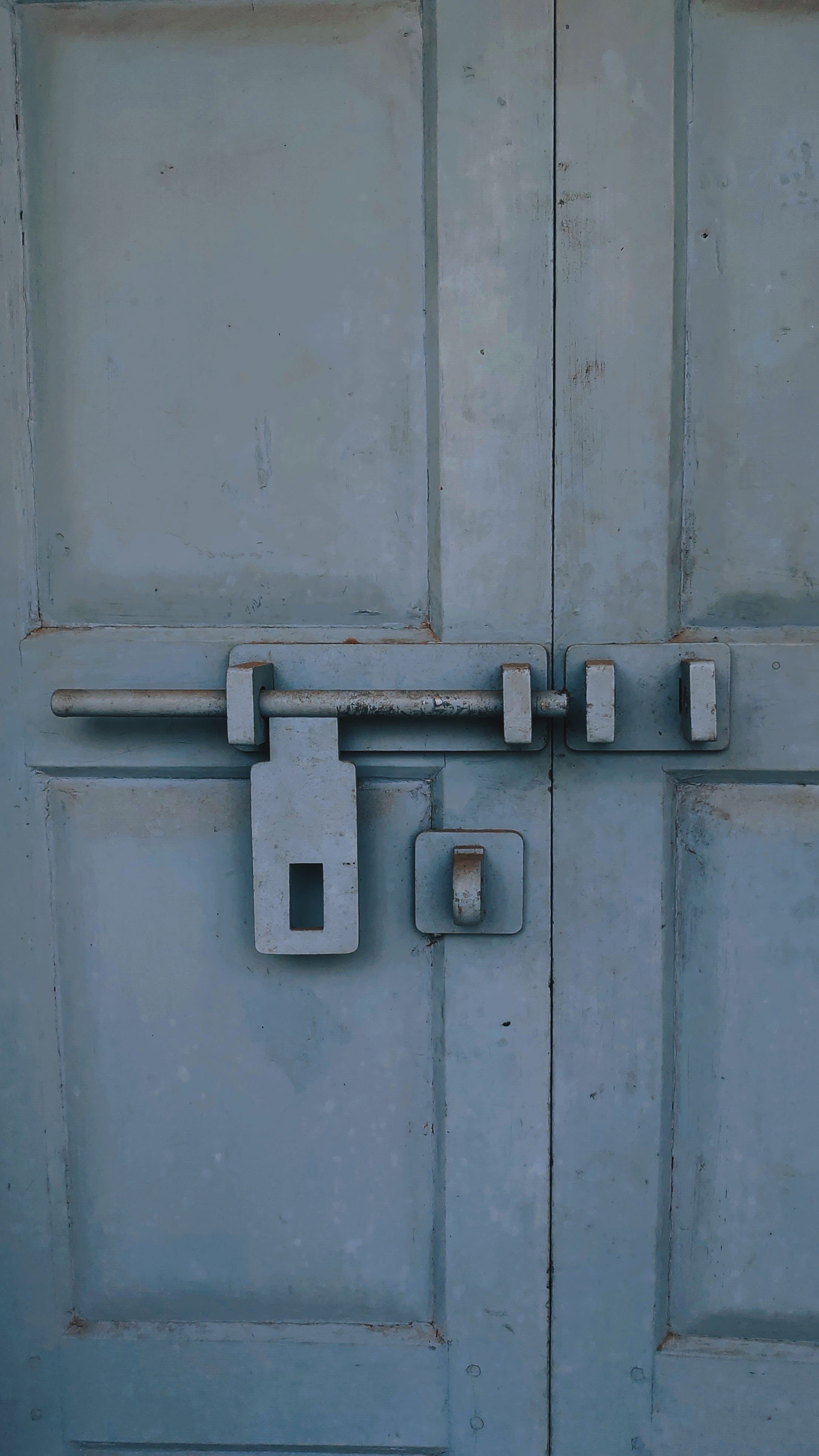 closed, latch, security, 1057, old, backgrounds, lock, wood - material, number, india, day, door, full frame, power supply, metal, white color, handle, Phone HD Wallpaper