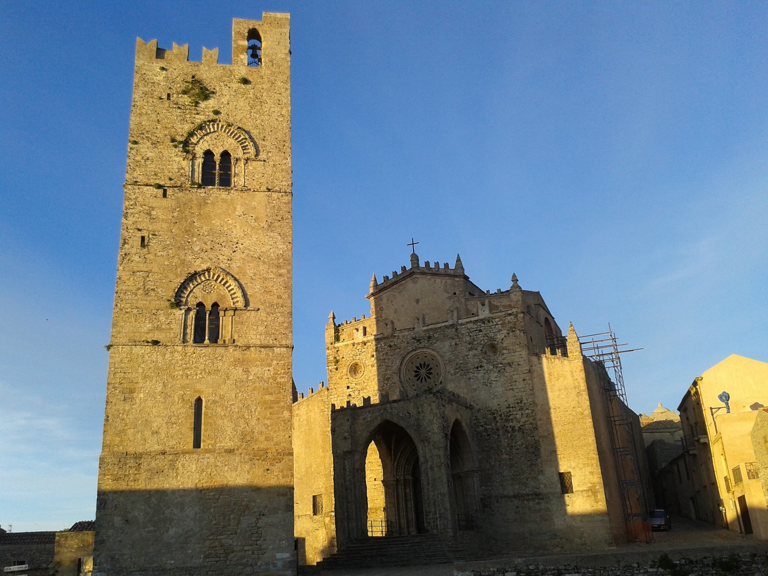 sky, tower, church, clear sky, outdoors, 2K, built structure, belief, old building, travel destinations, day, history, low angle view, building exterior, HD Wallpaper