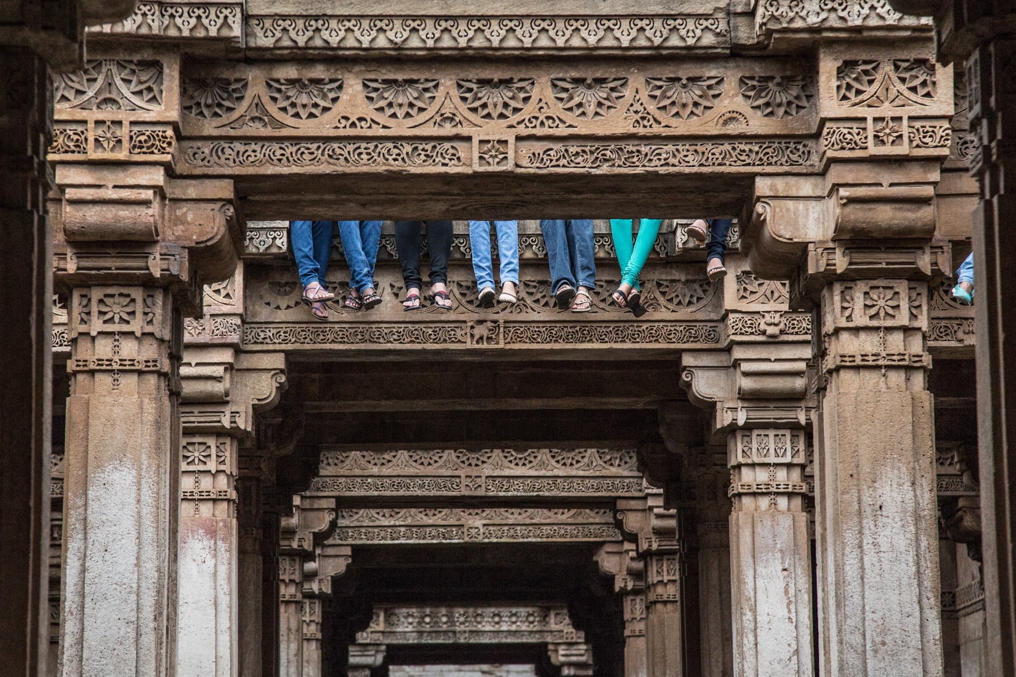 tourism, carving - craft product, design, the past, carving, famous Place, historical, pattern, ancient civilization, adalaj, culture, ancient, step, low angle view, HD Wallpaper