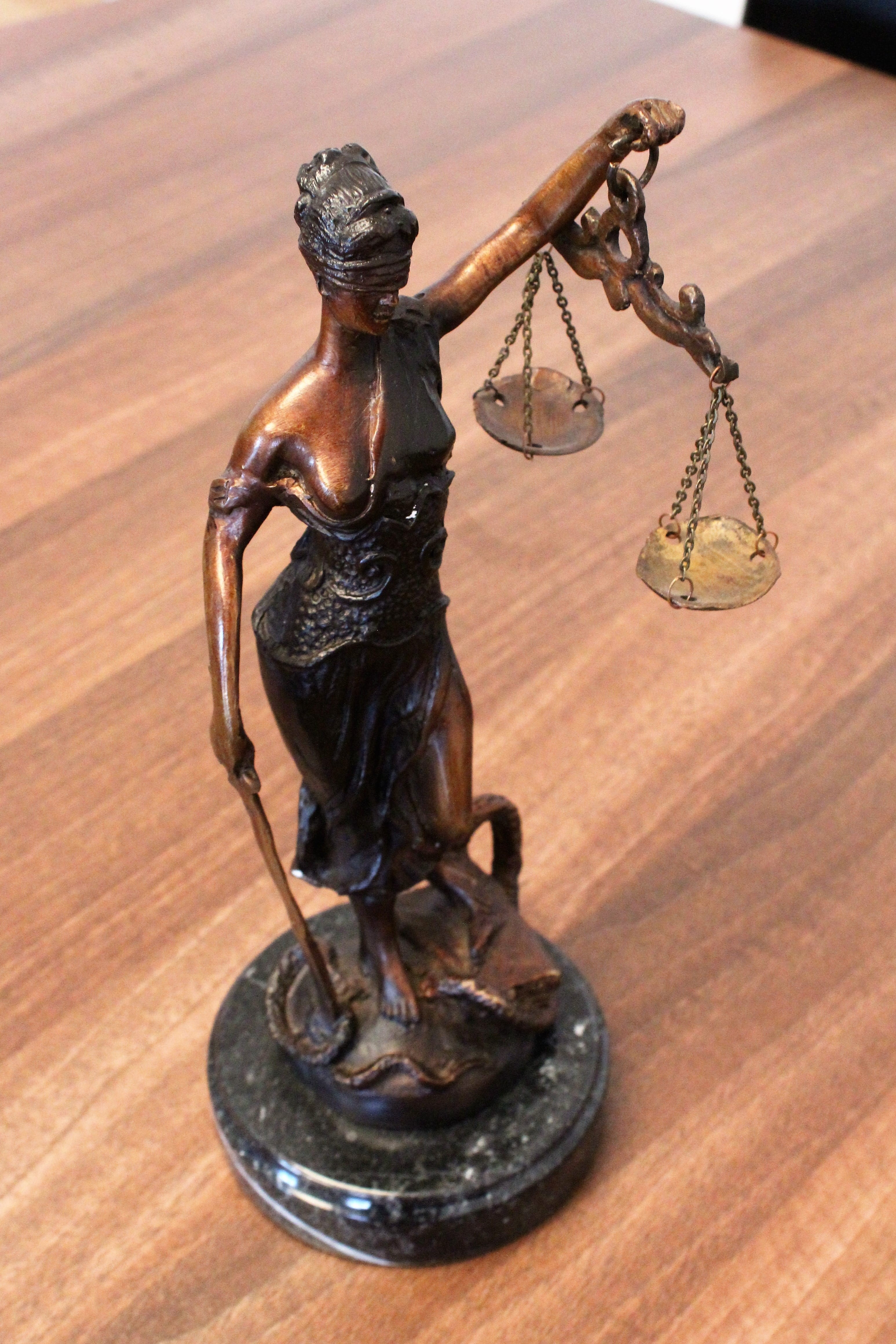 high angle view, indoors, law, female statue, goddess, jura, female, wood, sculpture, lawyer, righteous, female likeness, bronze, close-up, justitia, art and craft, Phone HD Wallpaper