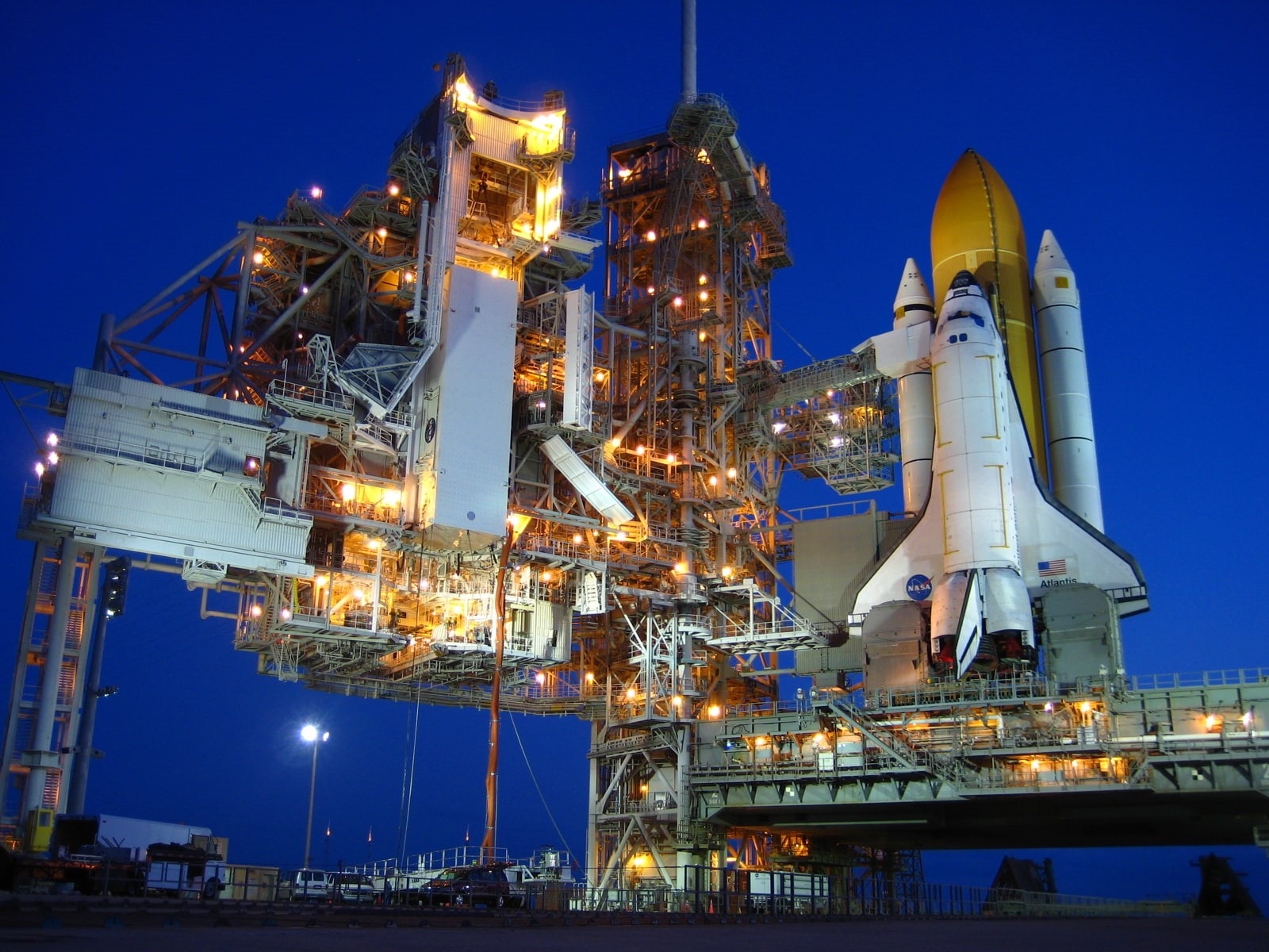 night, 720P, space, shuttle, hd, launchpad, HD Wallpaper