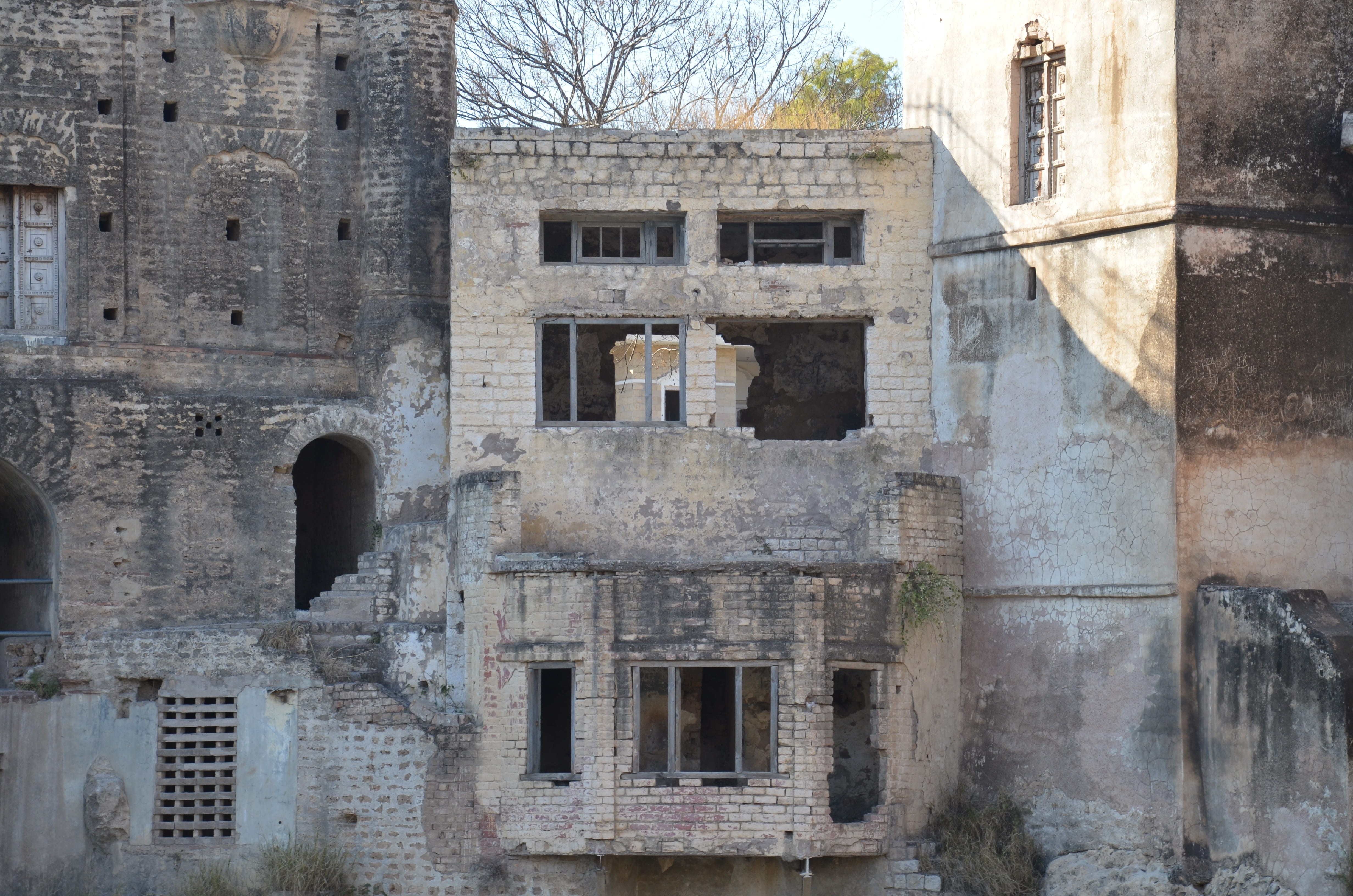 day, obsolete, kalar kahar rd, built structure, wall, katas, katas raj temples, decline, 4K, no people, ruined, run-down, outdoors, abandoned, history, HD Wallpaper
