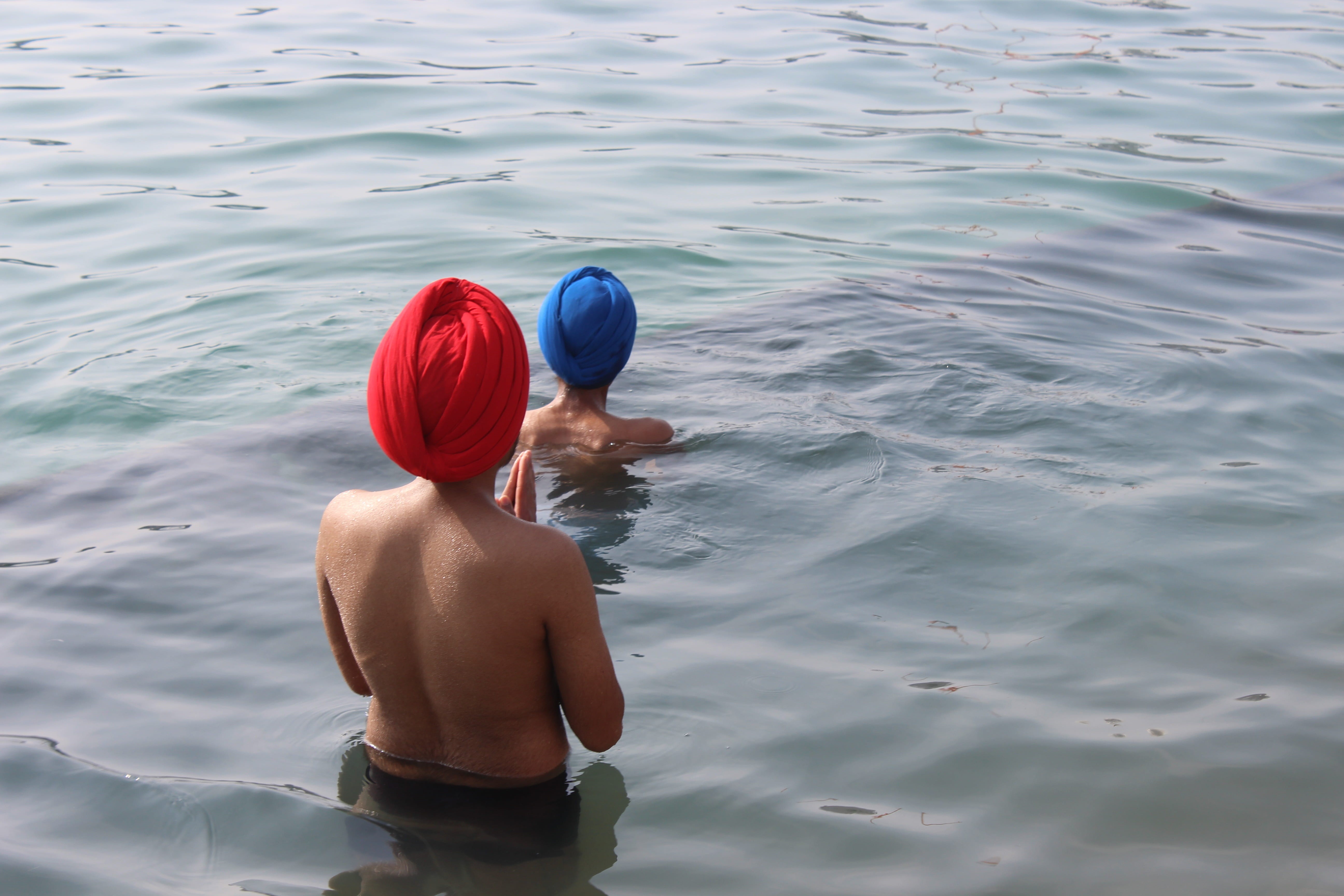 taking, woman, day, waterfront, punjab, india, sea, adult, rear view, child, patiala, men, bath, shirtless, two, three quarter length, real people, two people, HD Wallpaper