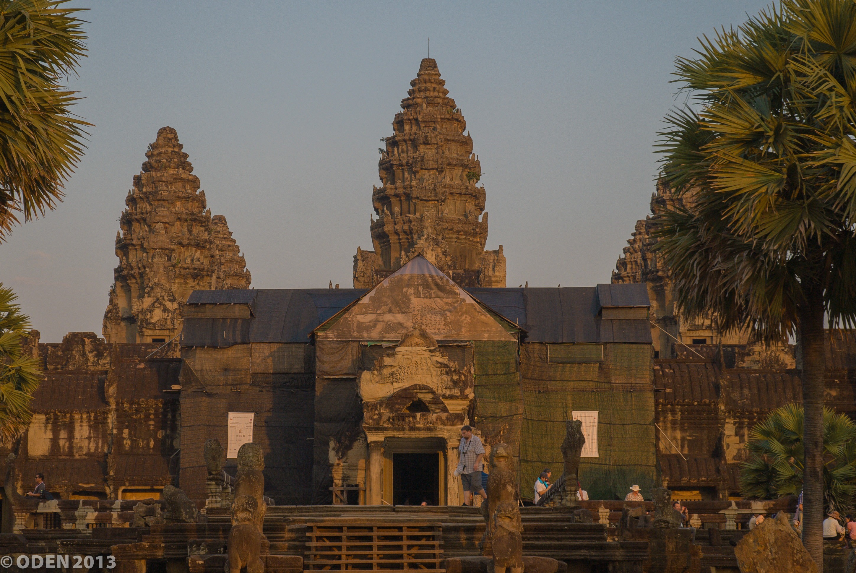 building exterior, tropical climate, siem reap, architecture, travel, tree, belief, statue, cambodia, religion, place of worship, history, no people, beautiful, HD Wallpaper