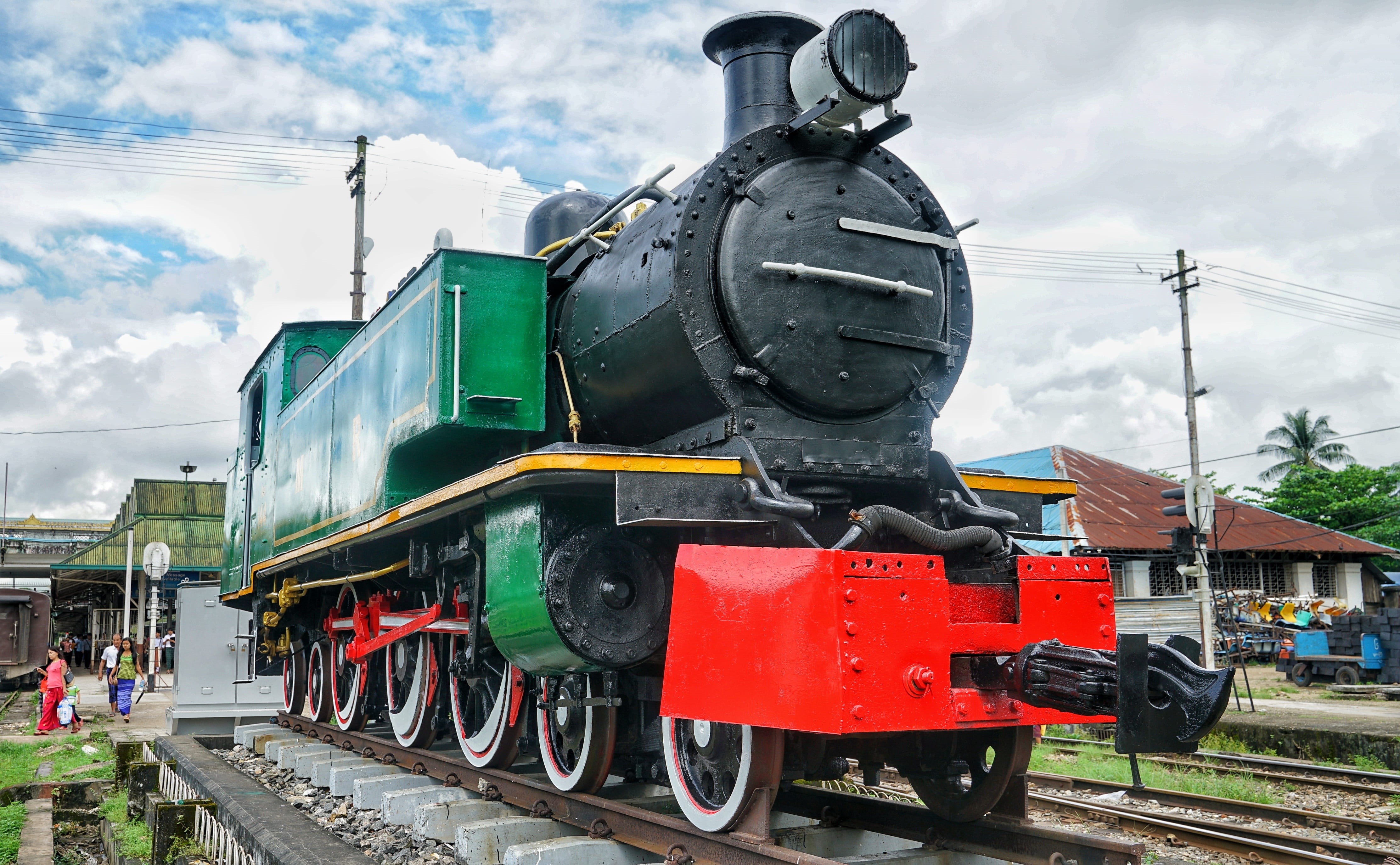 green, 4K, track, machinery, steam, yangon, rail, locomotive, shunting yard, railroad car, vintage, classic, no people, land vehicle, sky, smoke, railroad track, HD Wallpaper