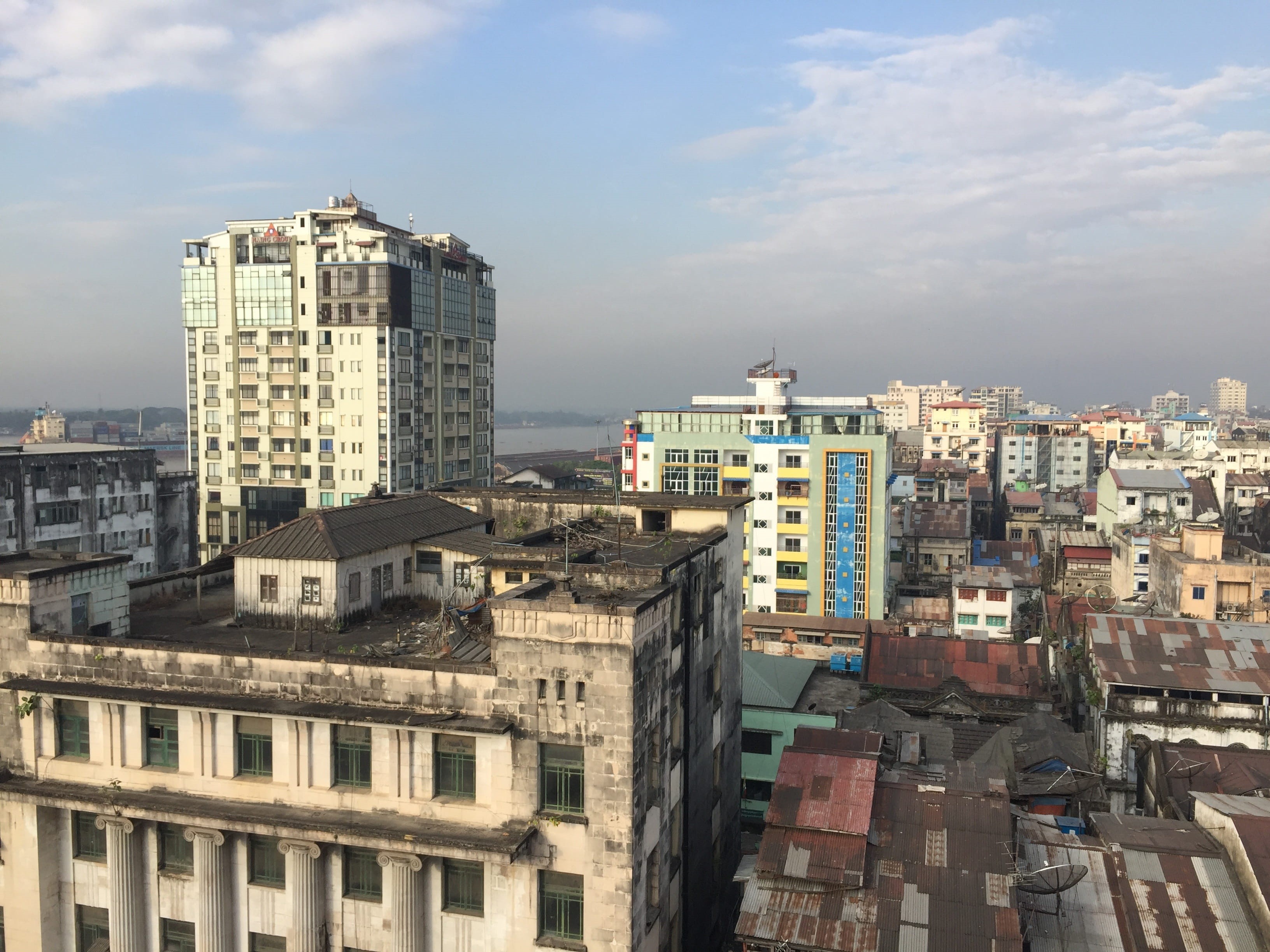 community, outdoors, Yangon, architecture, Golden, building, City, building exterior, 2K, crowd, sky, day, apartment, office building exterior, Landmark, HD Wallpaper