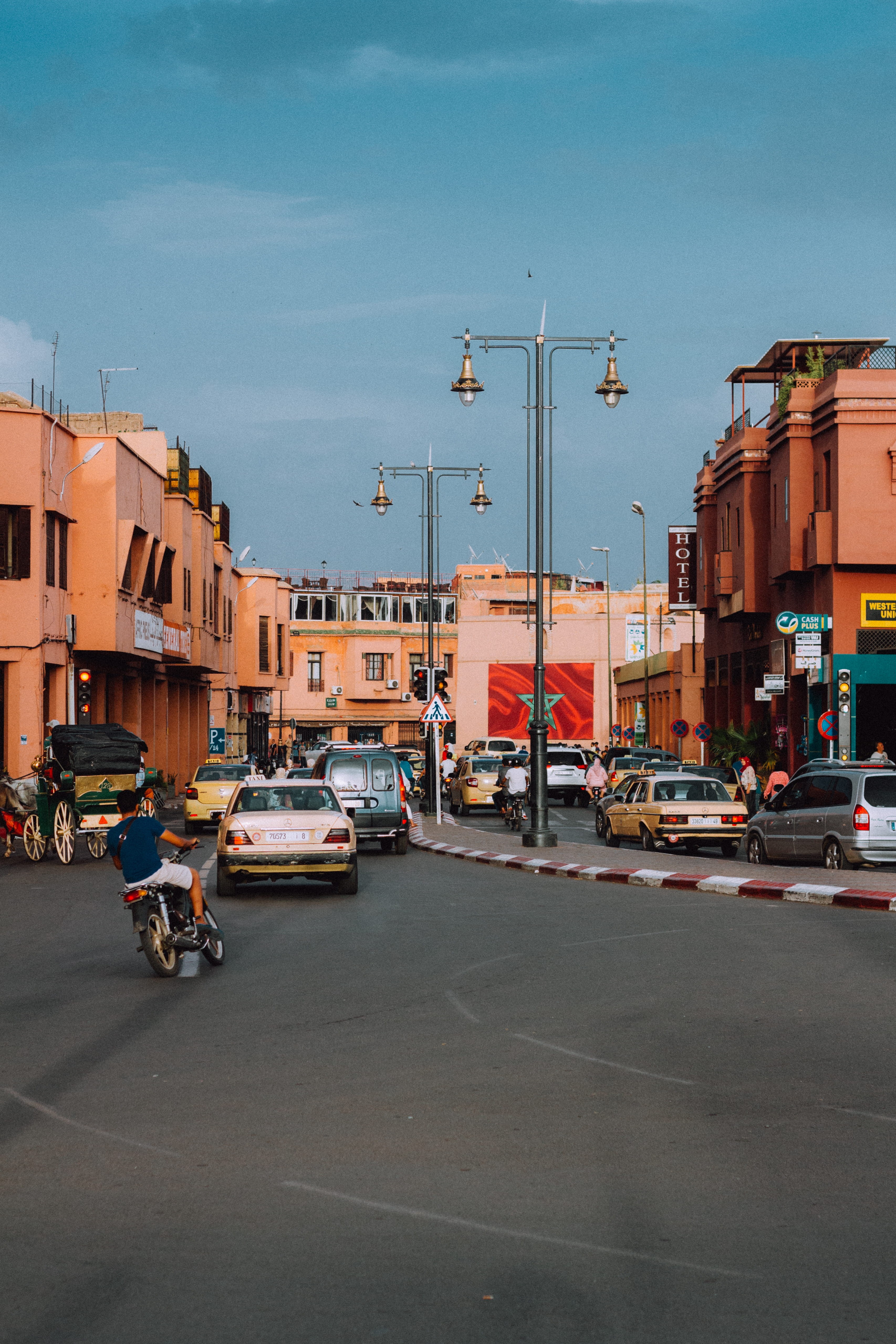 marrakesh, nature, land vehicle, motor vehicle, built structure, outdoors, architecture, sky, street, building exterior, city life, incidental people, traffic, Phone HD Wallpaper