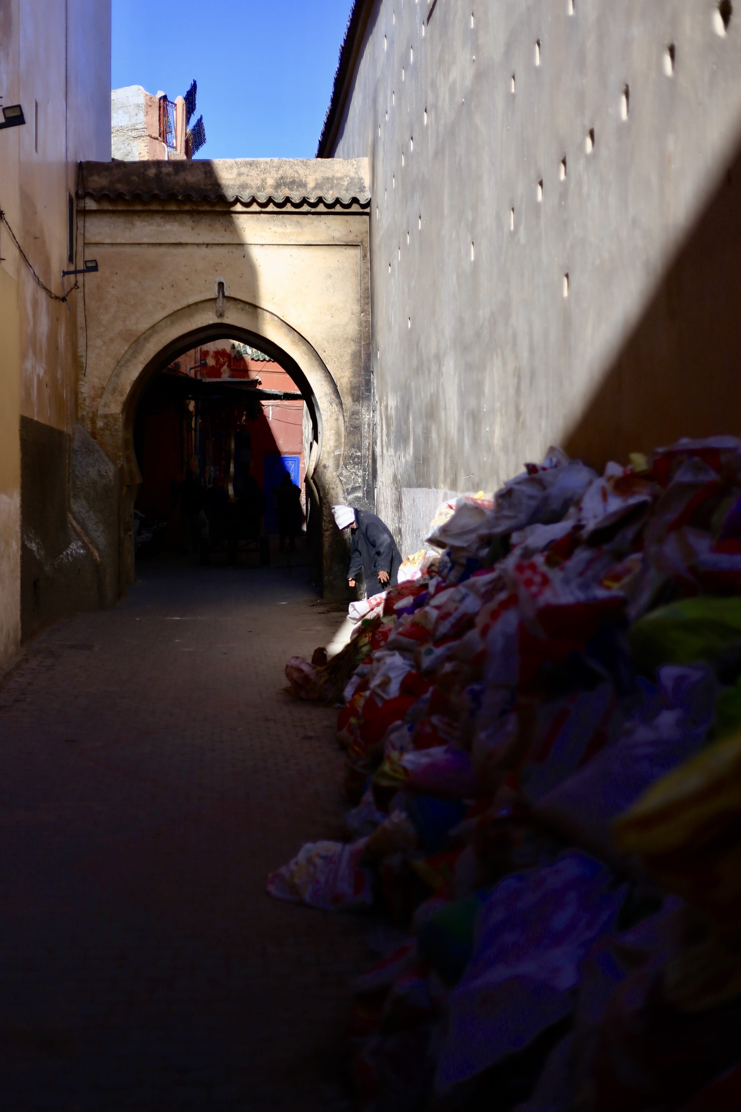 sky, purple, streets, sunshine, plant, grandfather, incidental people, morrocco, poorman, marrakesh, direction, the way forward, backpacking, flowering plant, Phone HD Wallpaper
