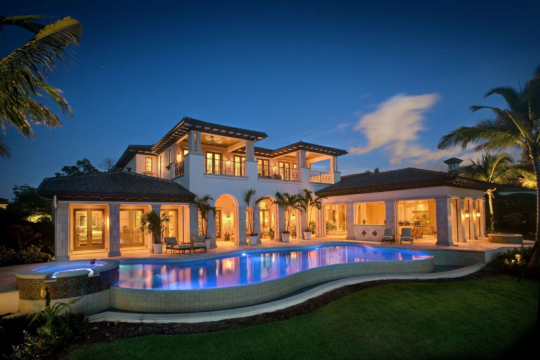 modern, 720P, house, clouds, palm trees, building, grass, reflection, HDR, lights, swimming pool, HD Wallpaper