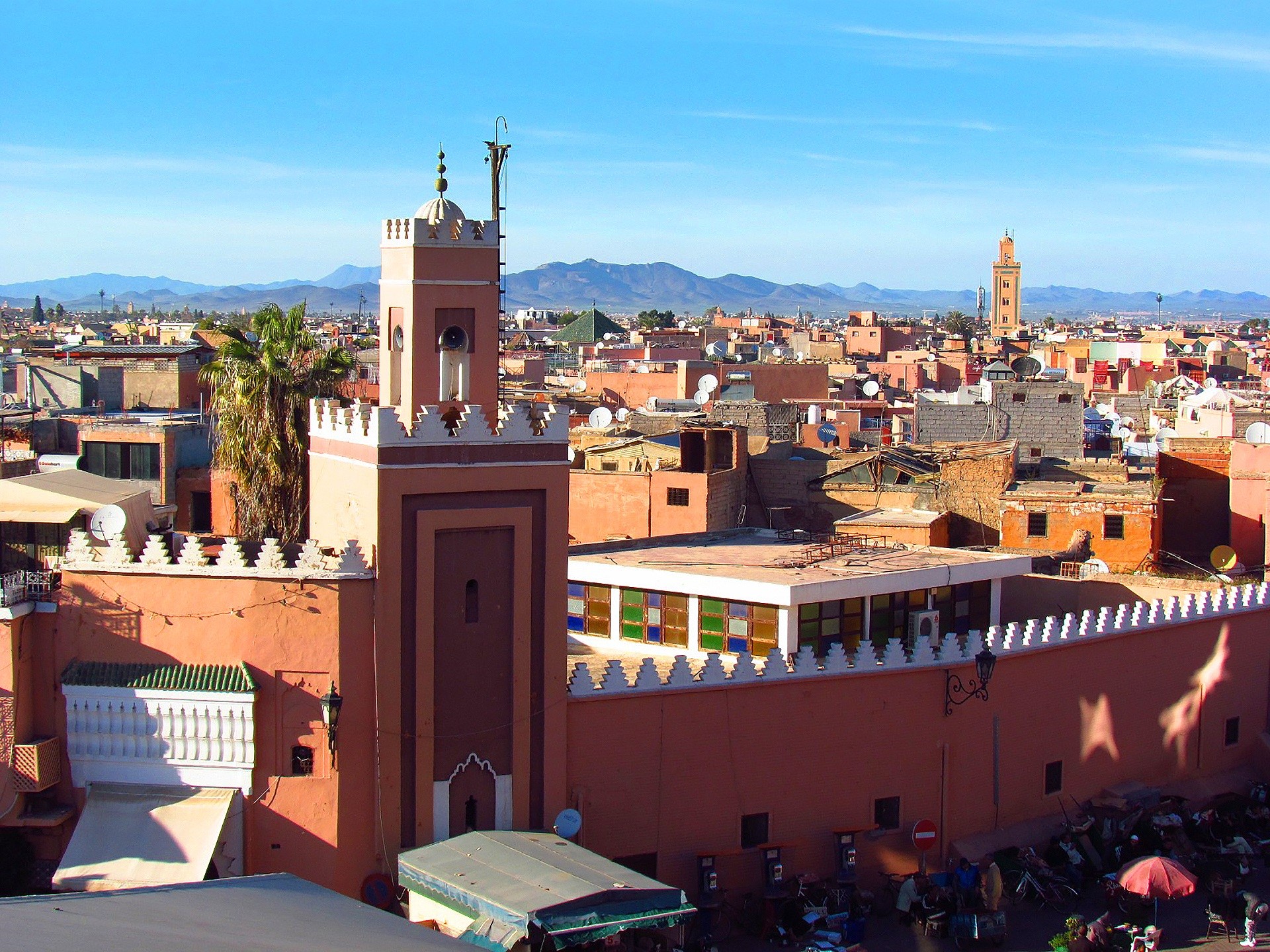 belief, city, crowded, wall, building, spirituality, building exterior, crowd, minaret, religion, outdoors, place of worship, 1080P, mosque, concrete, HD Wallpaper