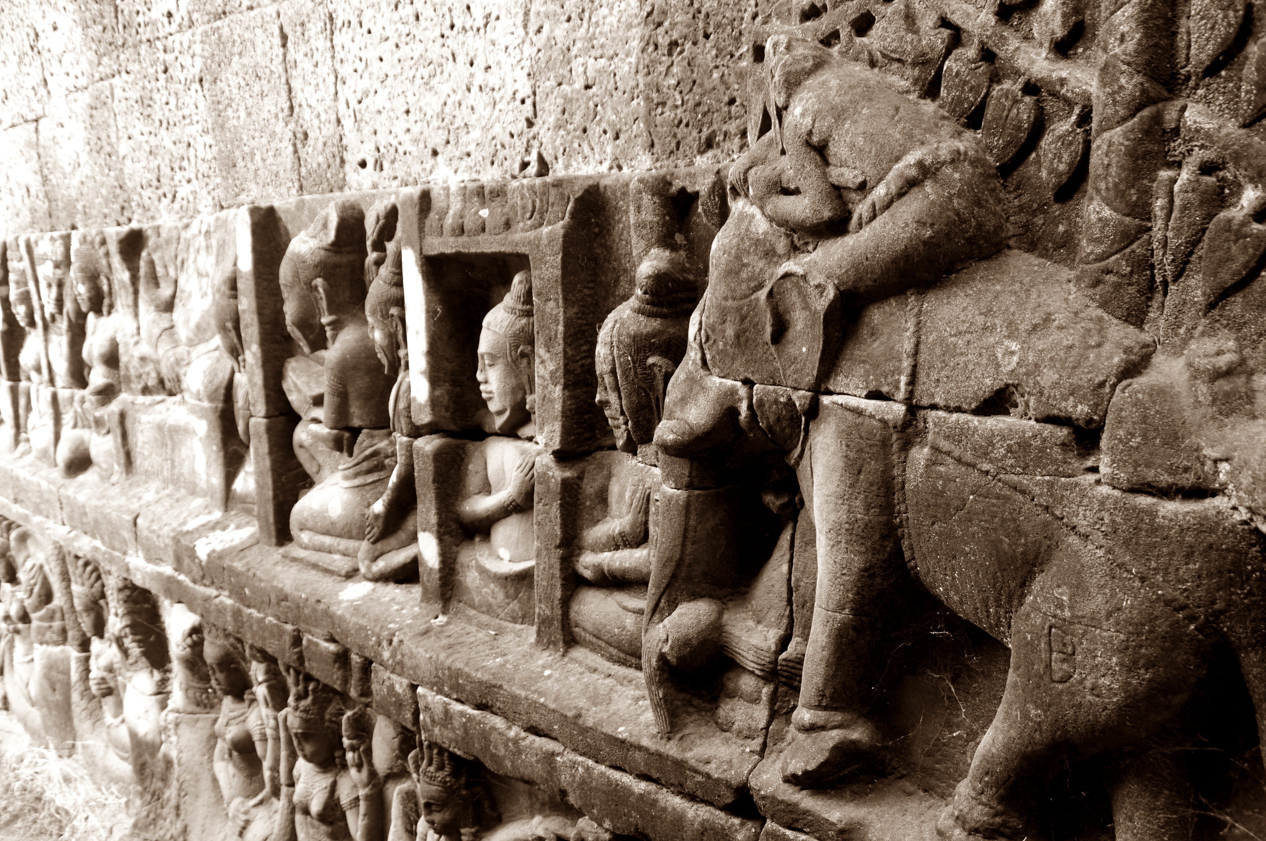 temple complex, sculpture, religion, building, architecture, 4K, archaeology, carving, representation, creativity, male likeness, bas relief, Hinduism, HD Wallpaper