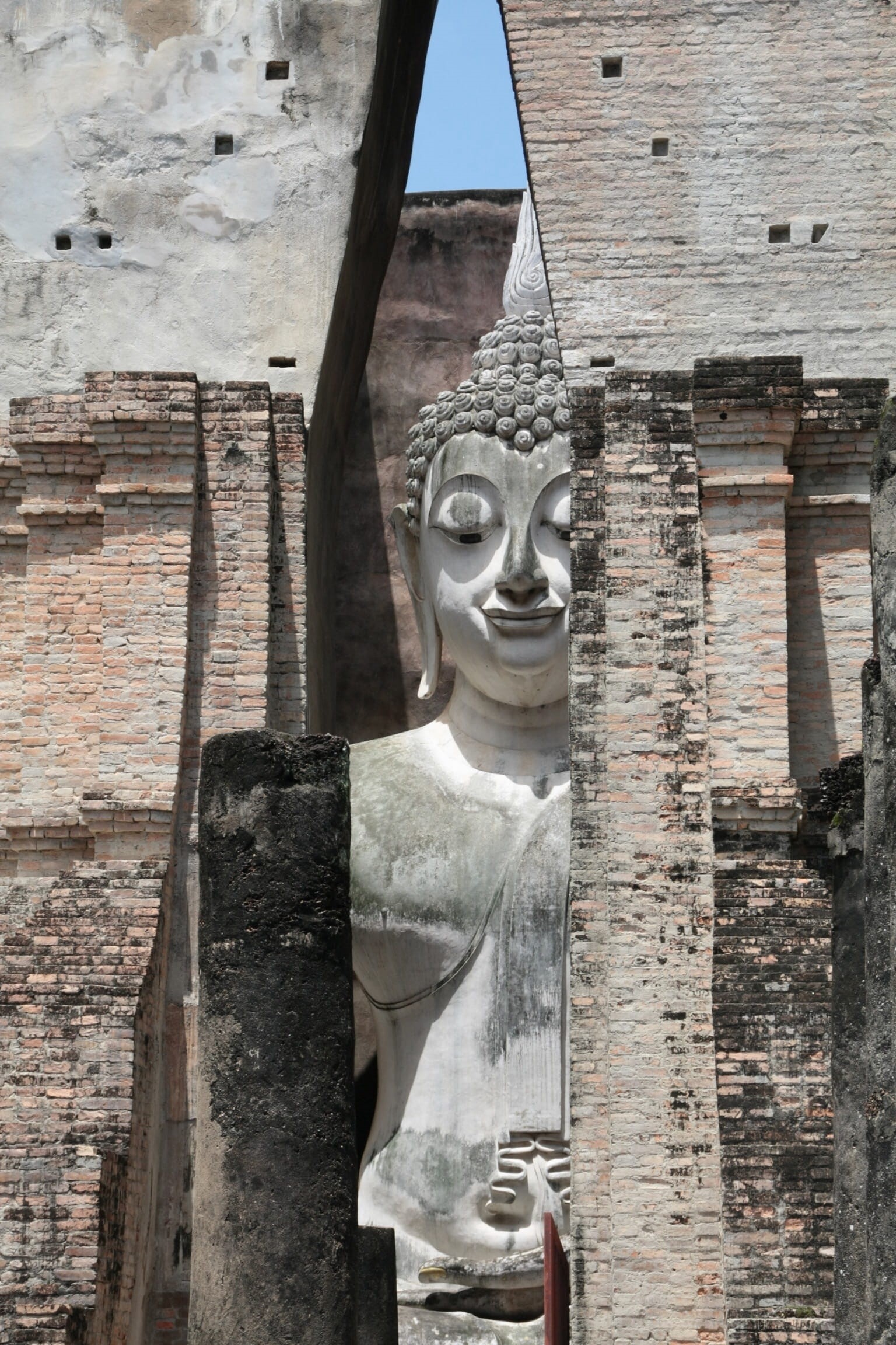 no people, belief, wat si chum, Wat, built structure, architecture, ruined, may be the, male likeness, day, sculpture, sukhothai historical park, Chum, Phone HD Wallpaper