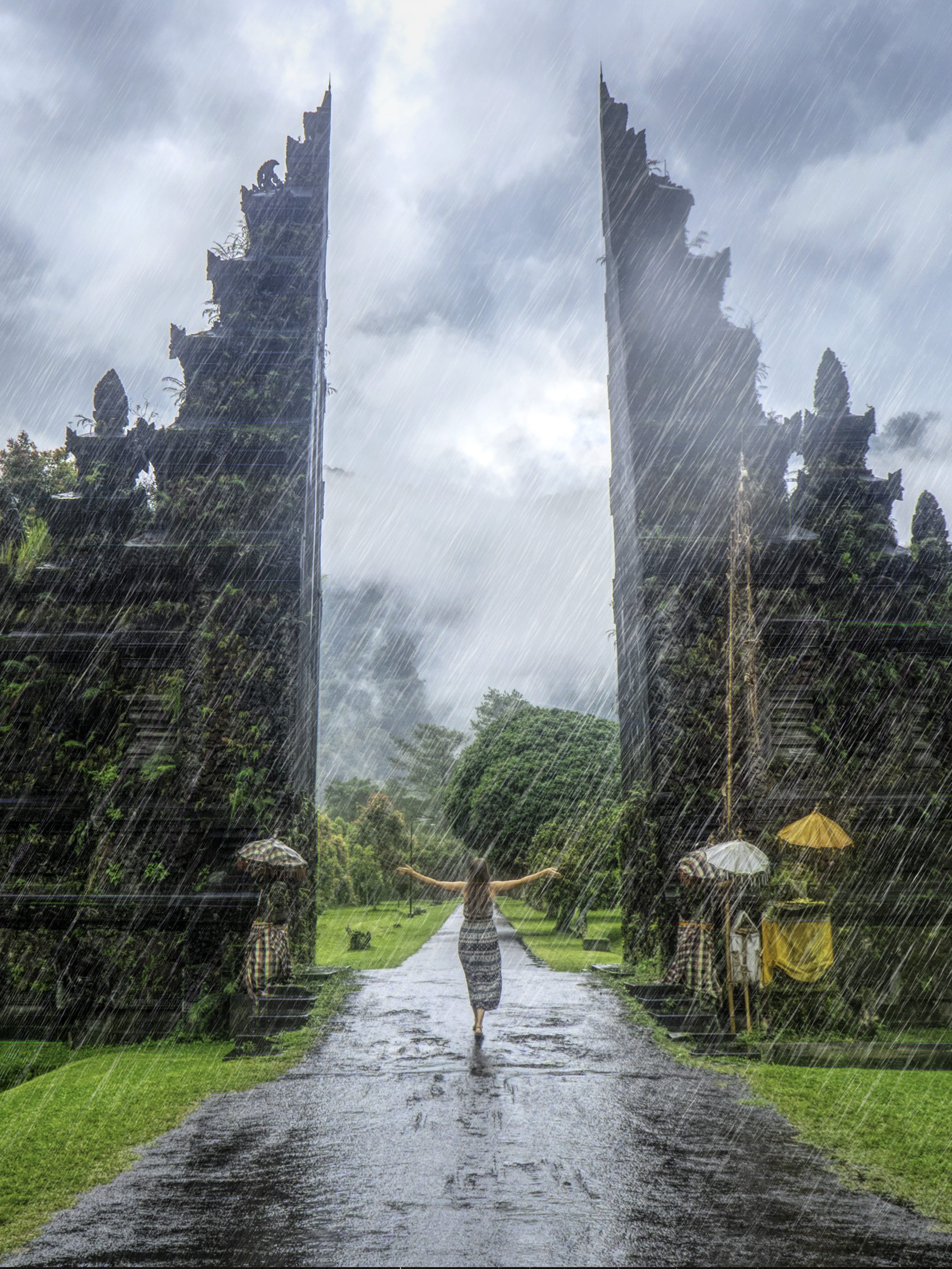 park, s, architecture, sky, men, landscape, office building exterior, rain, wet, day, plant, landmark, temple, women, bali, travel destination, rear view, Phone HD Wallpaper
