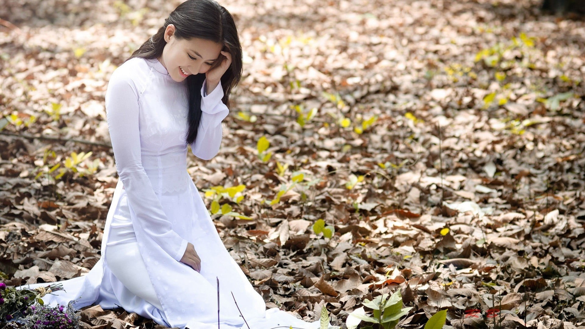 yellow, fashion, women, leaves, one Person, park - Man Made Space, looking, happiness, young Women, 1080P, real people, áo dài, contemplation, Asian, standing, HD Wallpaper