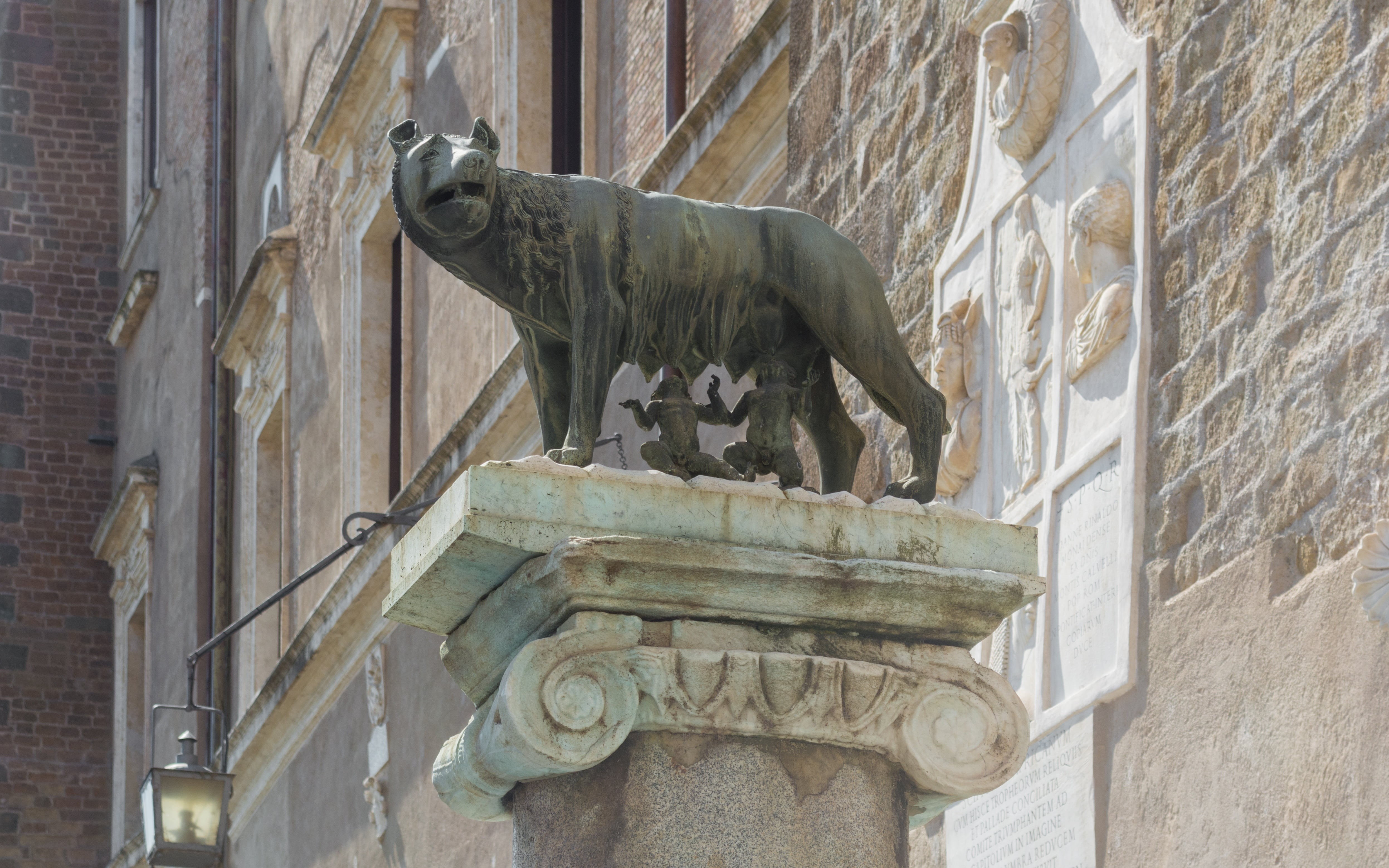 creativity, craft, building exterior, statue, outdoors, architecture, built structure, architectural column, capitol hill, gargoyle, the past, no people, HD Wallpaper