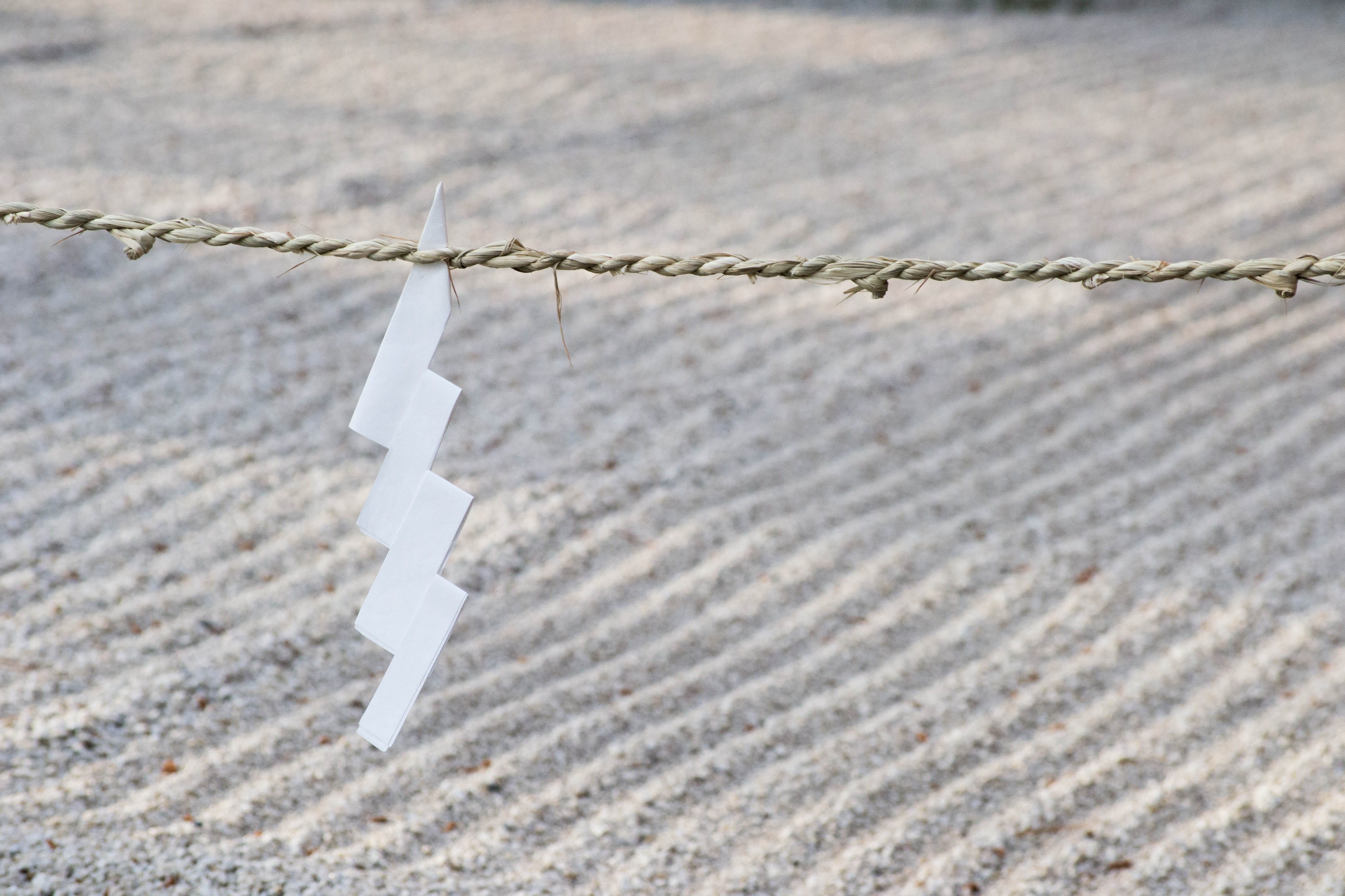 kyoto, religion, hanging, selective focus, pattern, backgrounds, day, heian shrine, rope, japan, 4K, hopelessness, barbed wire, temple, white color, close-up, HD Wallpaper