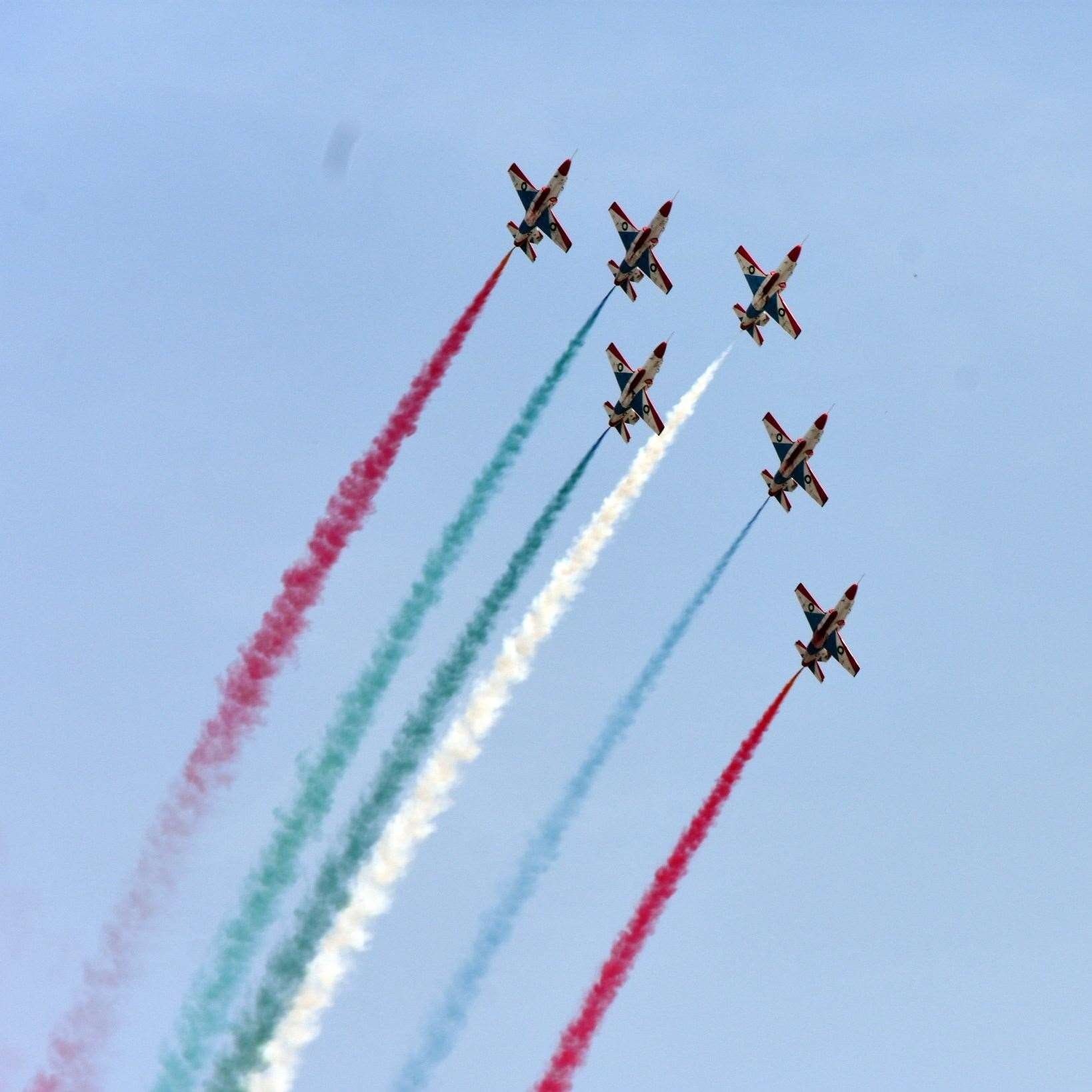 no people, teamwork, on the move, plane, green, cloud - sky, flying, sky, islamabad, air vehicle, pakistan, smoke - physical structure, 720P, f16, fighter plane, Phone HD Wallpaper