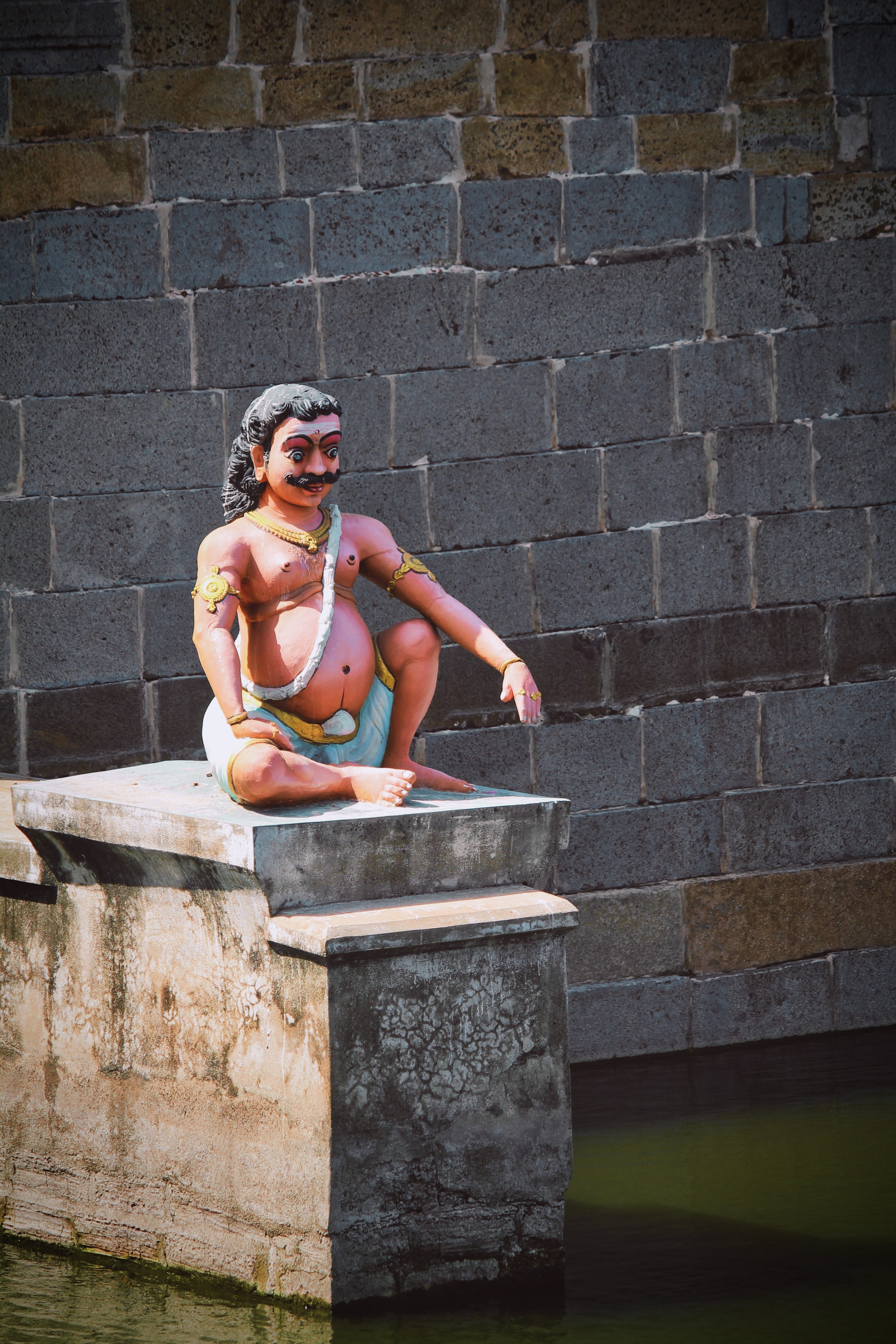 one person, tamilnadu, brick, street photography, beautiful woman, kamatchi amman temple, outdoors, emotion, kanchipuram, beauty, wall, full length, architecture, Phone HD Wallpaper
