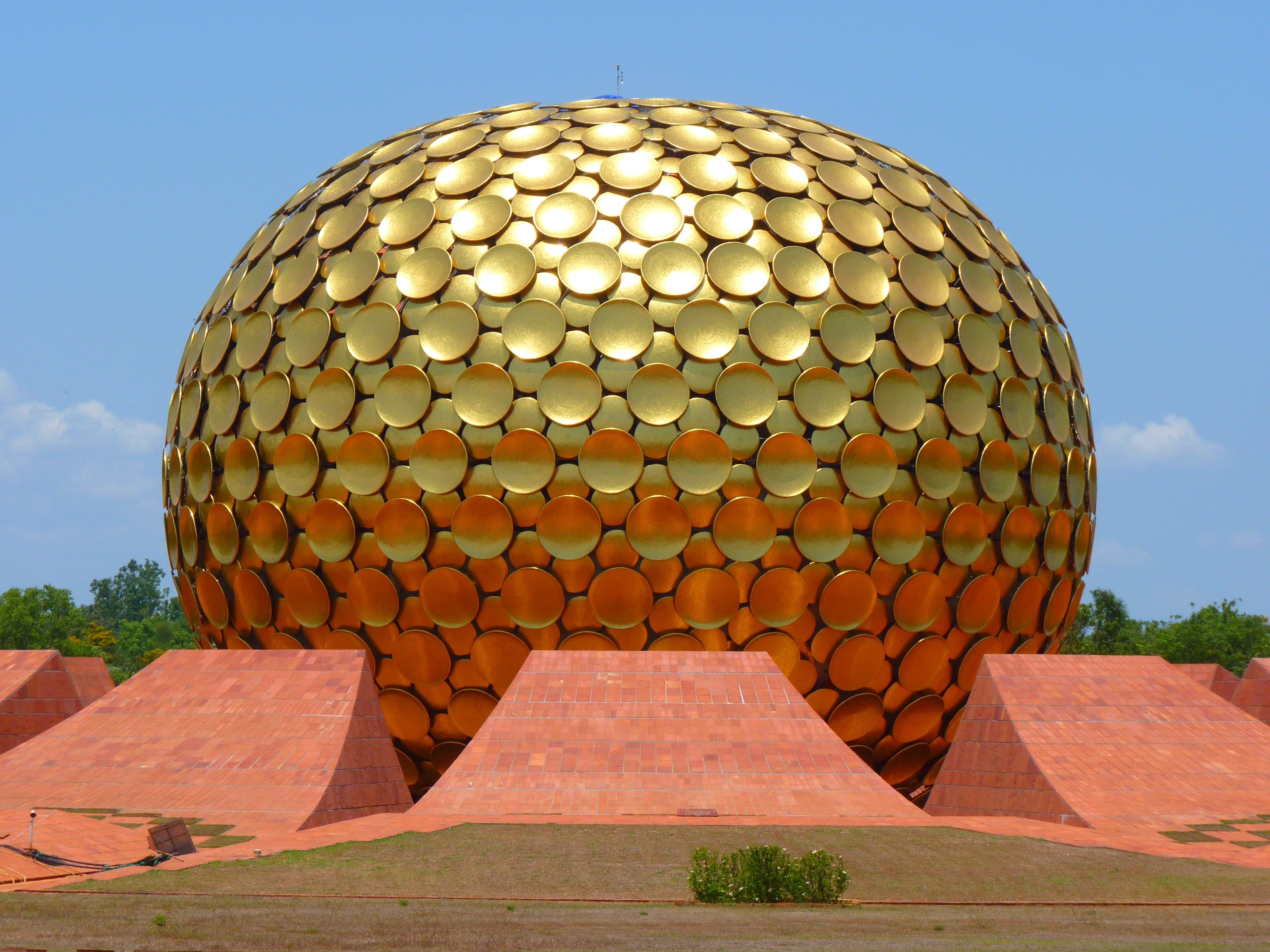 architecture, ancient history, building exterior, outdoors, history, low angle view, roof, auroville, pondichery, no people, sky, Mandir, Ashram, tourism, HD Wallpaper