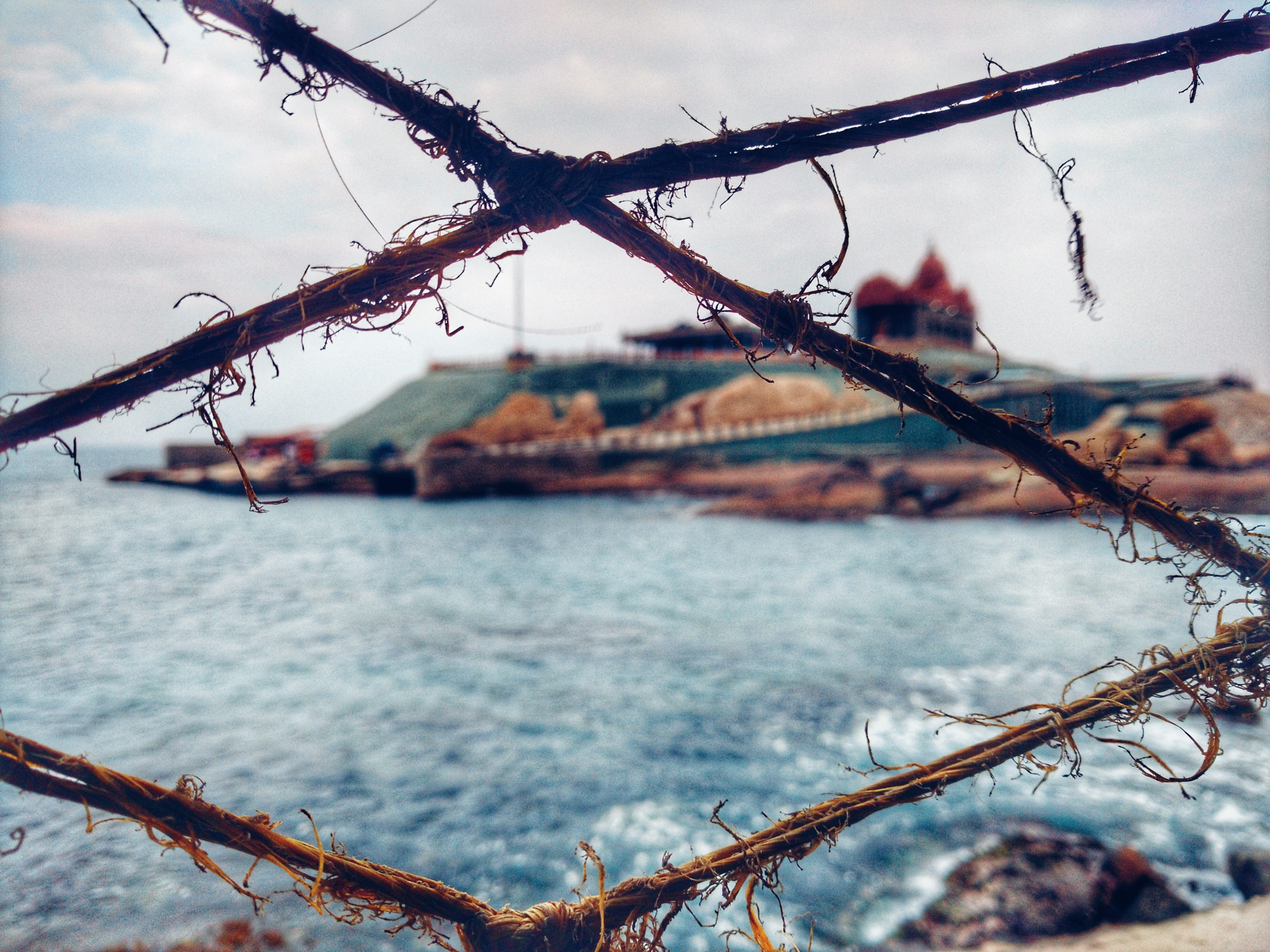 focus on foreground, nature, cloud - sky, beauty in nature, india, built structure, ropes, architecture, day, travel, outdoors, sea, 5K, metal, tree, land, HD Wallpaper