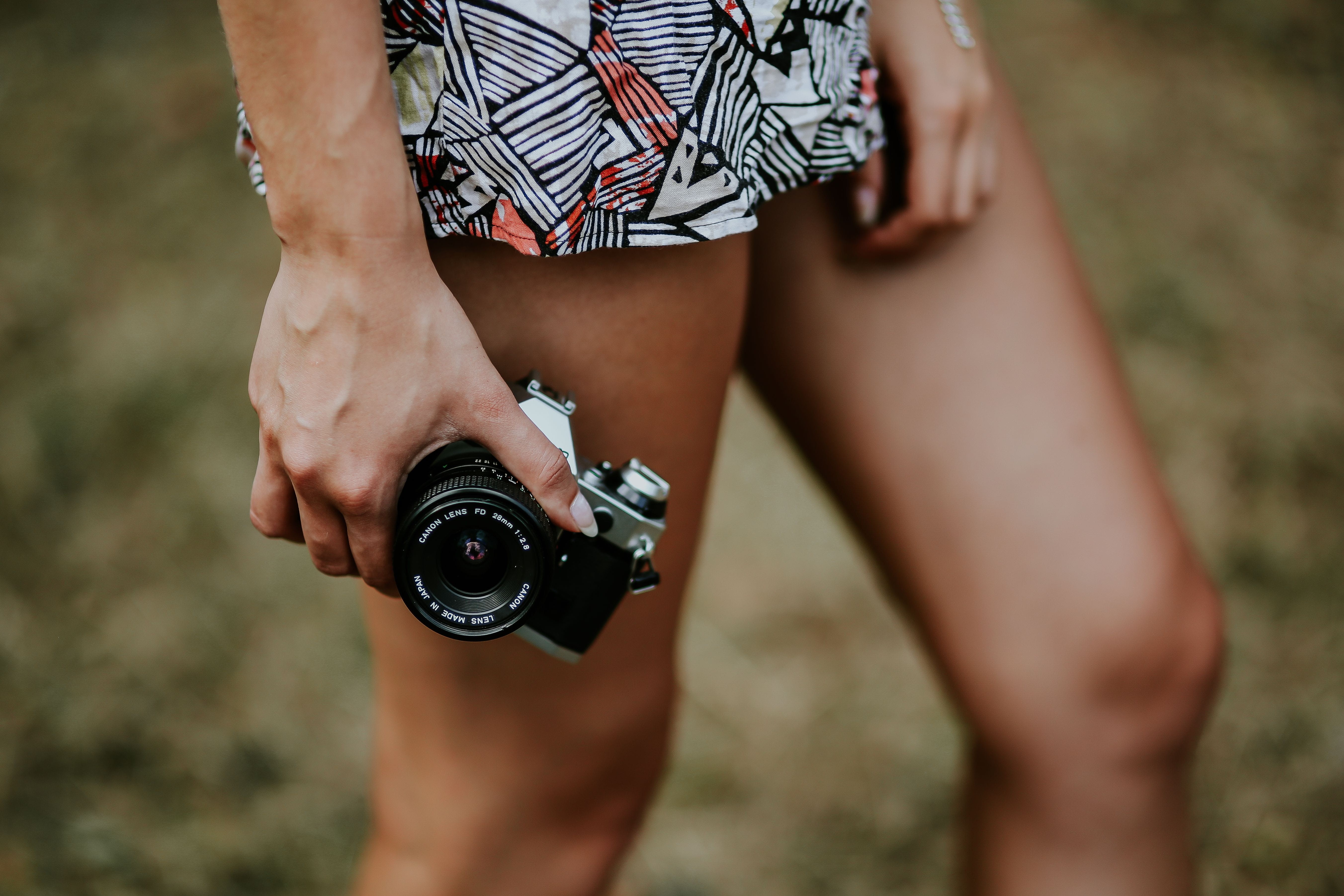 wet, summer, midsection, beautiful, casual clothing, leisure activity, men, lifestyles, holding, young, one Person, limb, girl, nature, shorts, close-up, HD Wallpaper