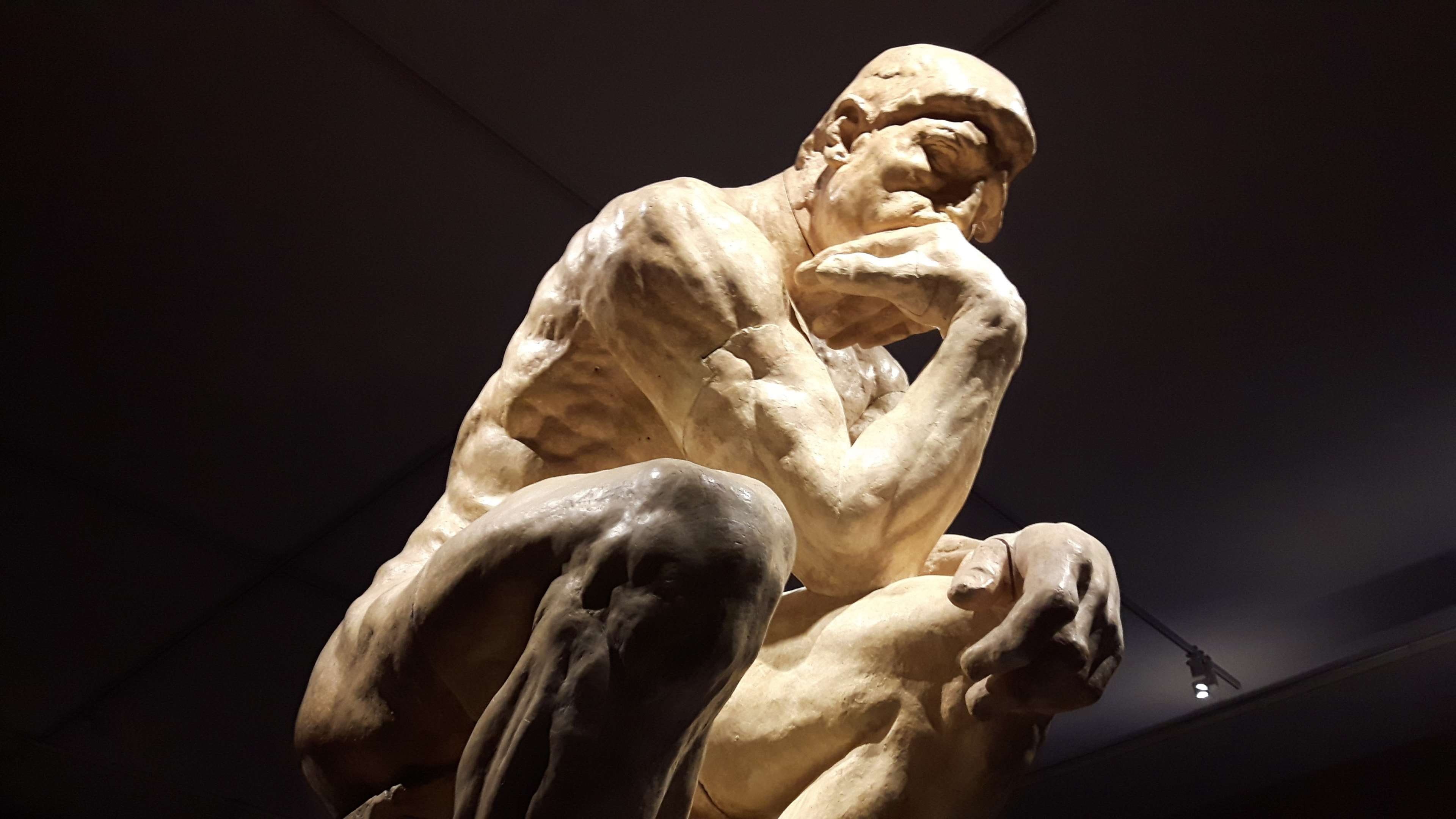 le penseur, sculpture, black background, male likeness, muscles, rodin, art and craft, low angle view, statue, creativity, travel destinations, representation, HD Wallpaper