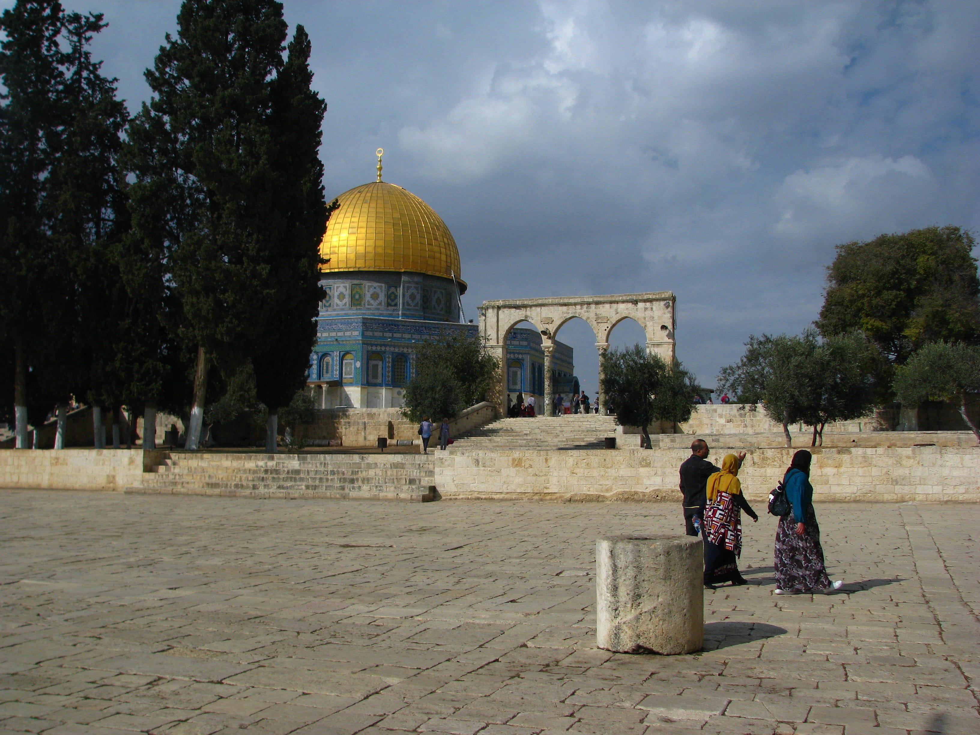 religion, cloud - sky, temple, tree, building, history, dome, trees, 2K, tourism, real people, jerusalem, the past, men, place of worship, building exterior, HD Wallpaper
