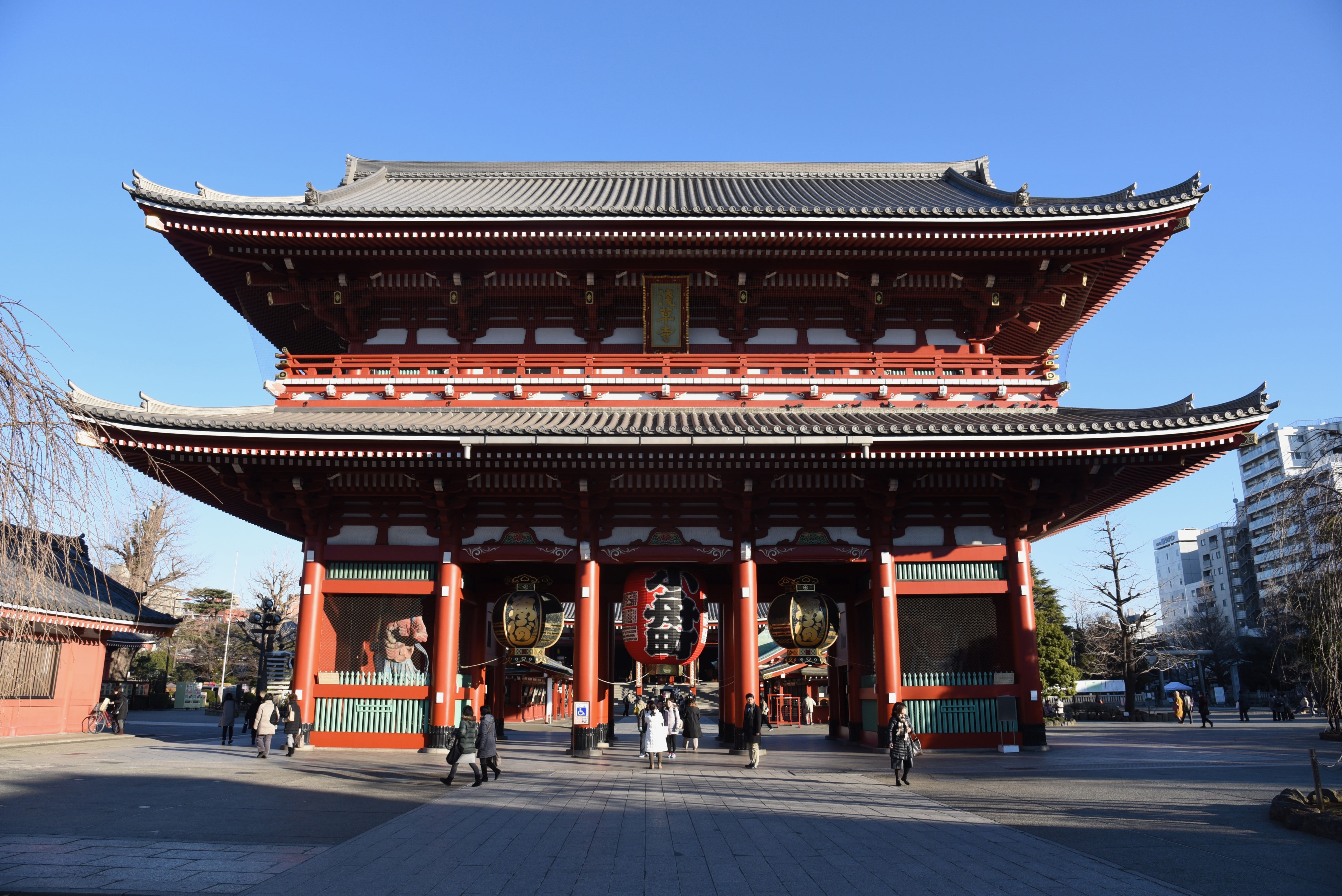 incidental people, Sensoji, spirituality, religion, sky, near, place of worship, tokyo, city, day, roof, tourism, nature, japan, built structure, cultures, HD Wallpaper