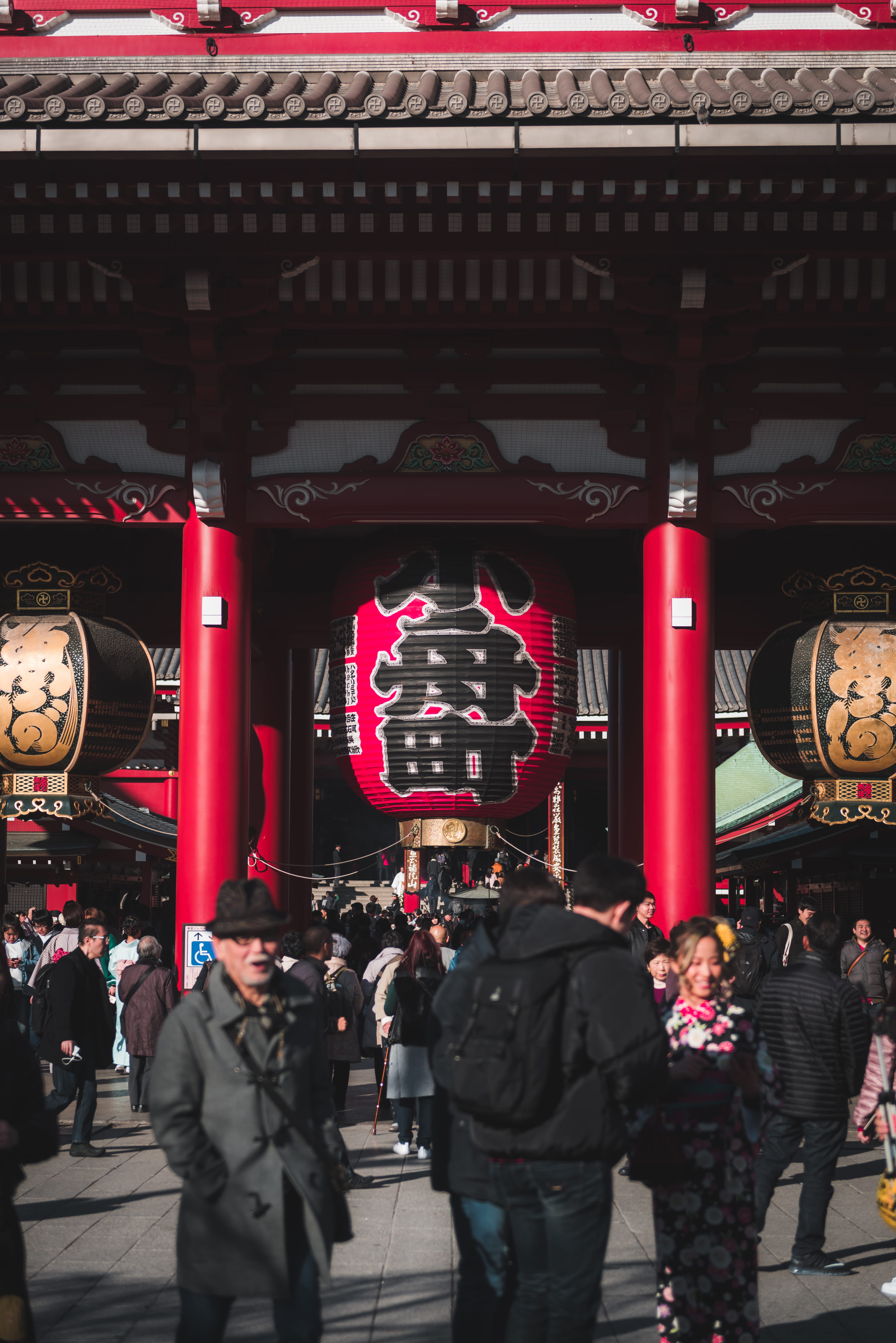 real people, script, red, women, men, japan, sensō-ji, lifestyles, sensoji, building exterior, temple, architecture, tokyo, city, non-western script, large group of people, Phone HD Wallpaper
