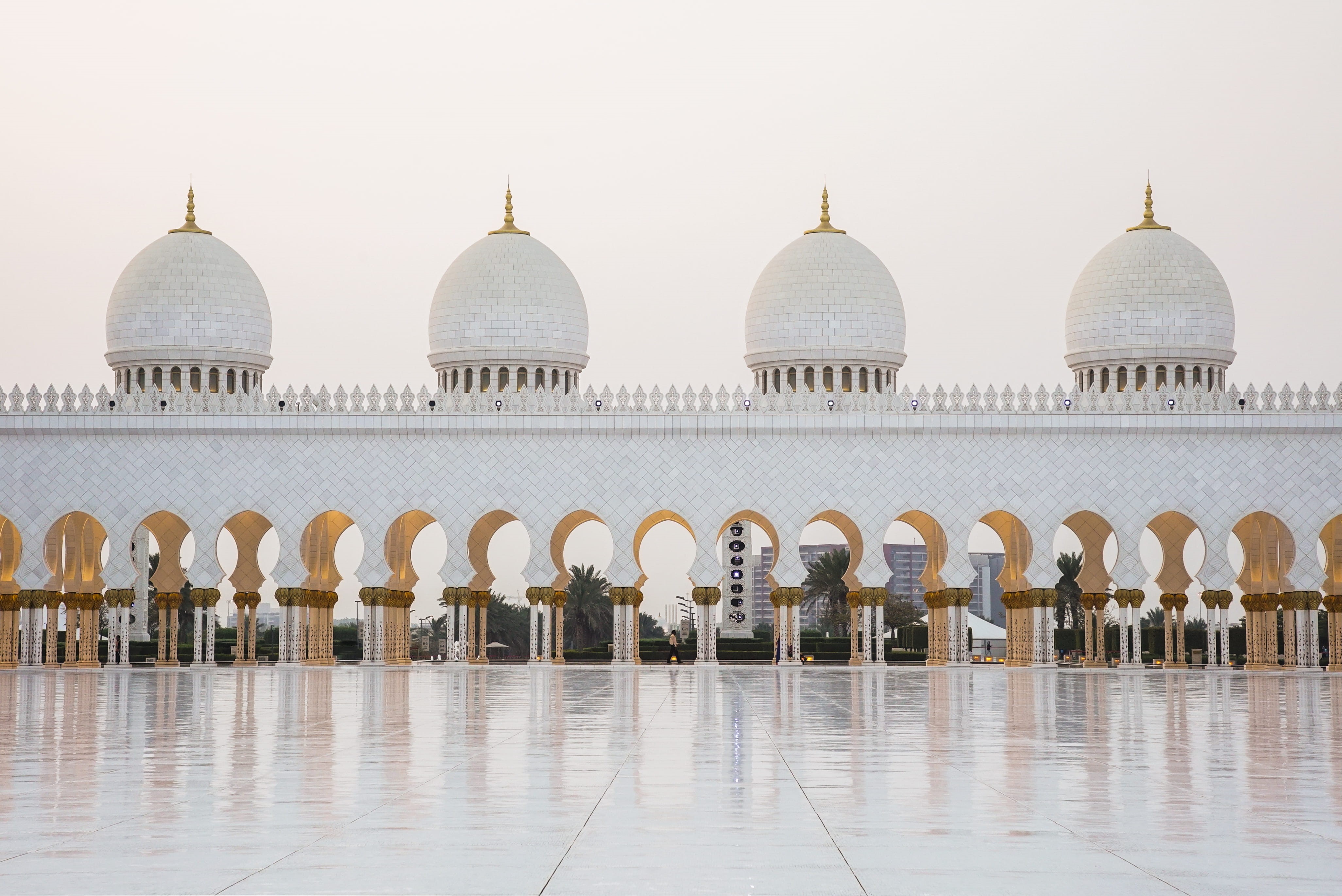 building exterior, travel destinations, travel, belief, flooring, spirituality, place of worship, no people, 4K, mecca, tourism, tile, tiled floor, courtyard, HD Wallpaper