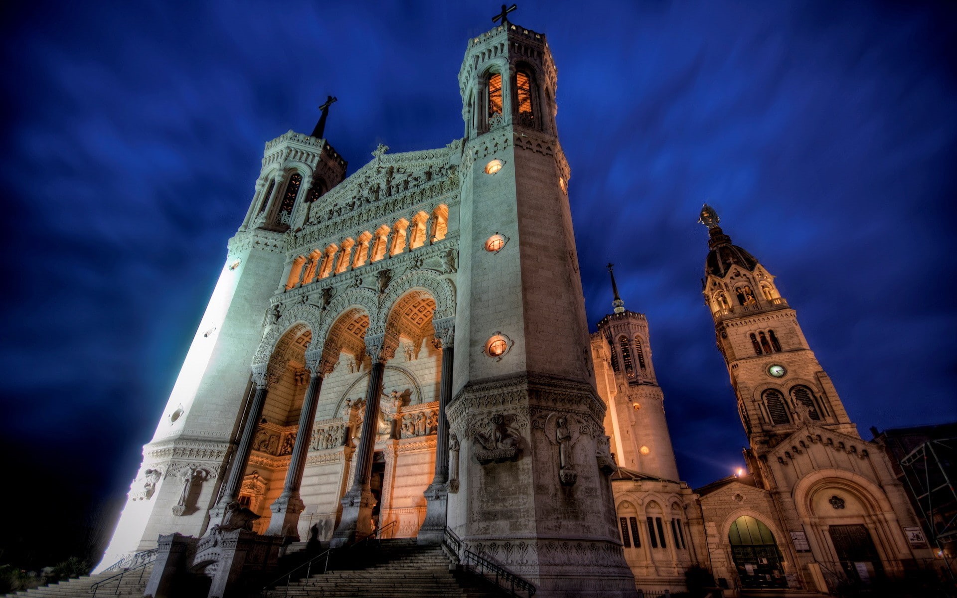 church, low angle view, building, tower, no people, outdoors, religion, belief, tourism, spire, gothic style, government, 1080P, history, travel, building exterior, HD Wallpaper