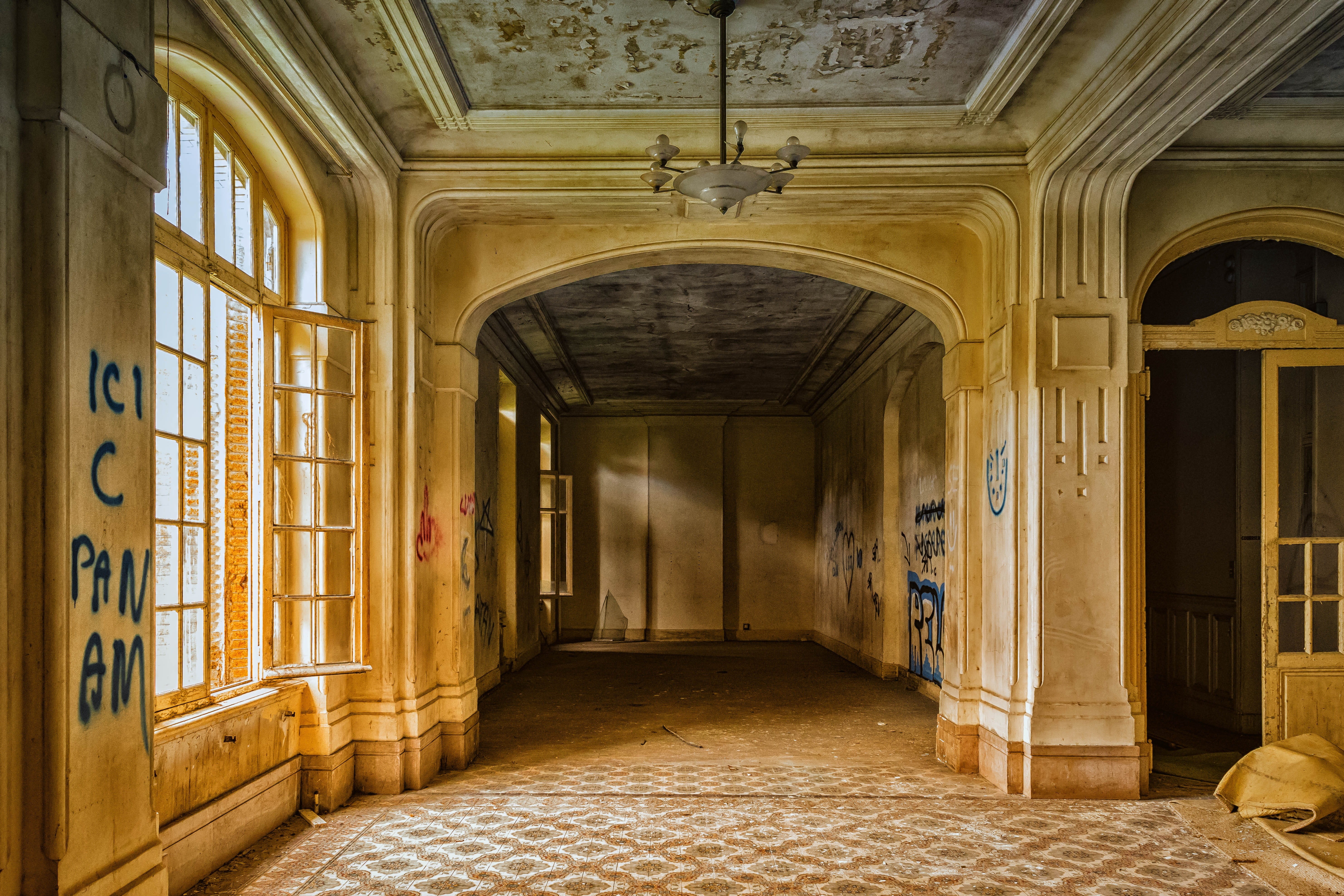 direction, lighting equipment, leave, tiled floor, history, arch, building, nostalgia, hotel, closed, mood, door, brown, wall - building feature, window, HD Wallpaper