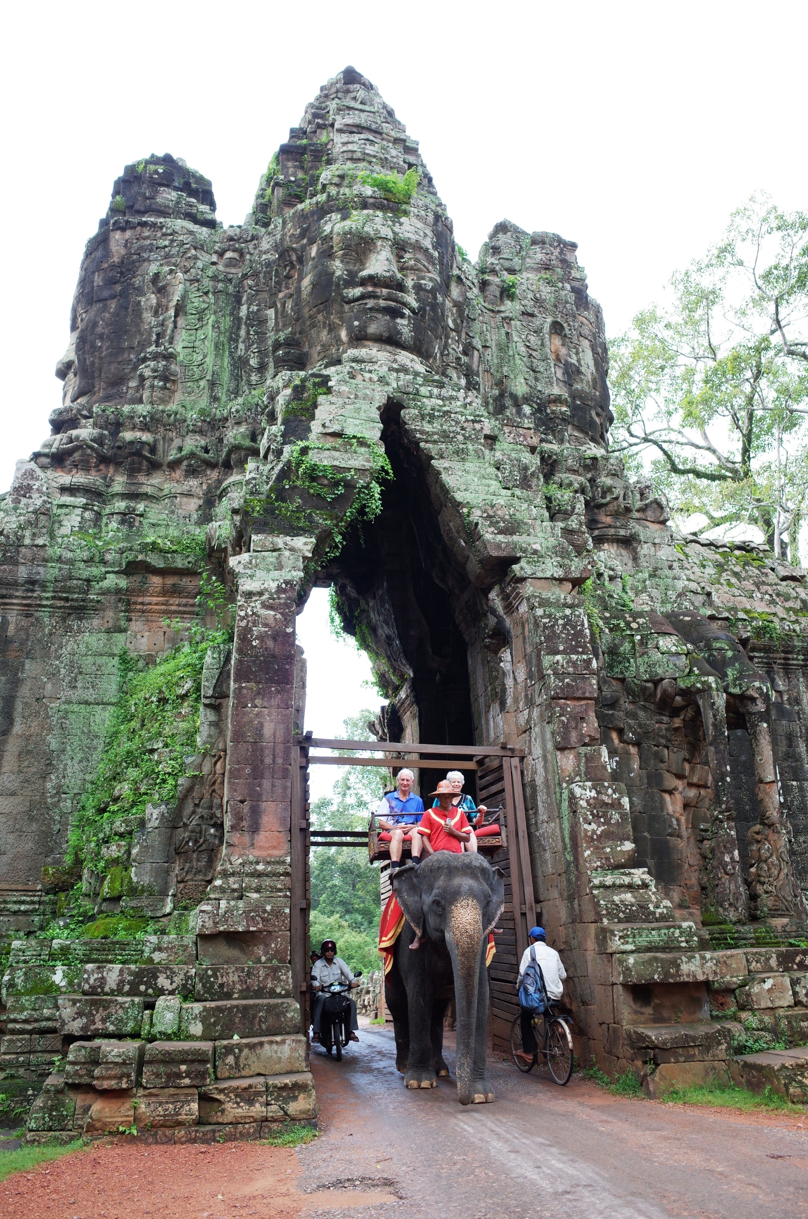 4K, ancient civilization, group of people, religion, building, place of worship, elephant, Cambodia, Angkor Thom, spirituality, architecture, tourist, Phone HD Wallpaper