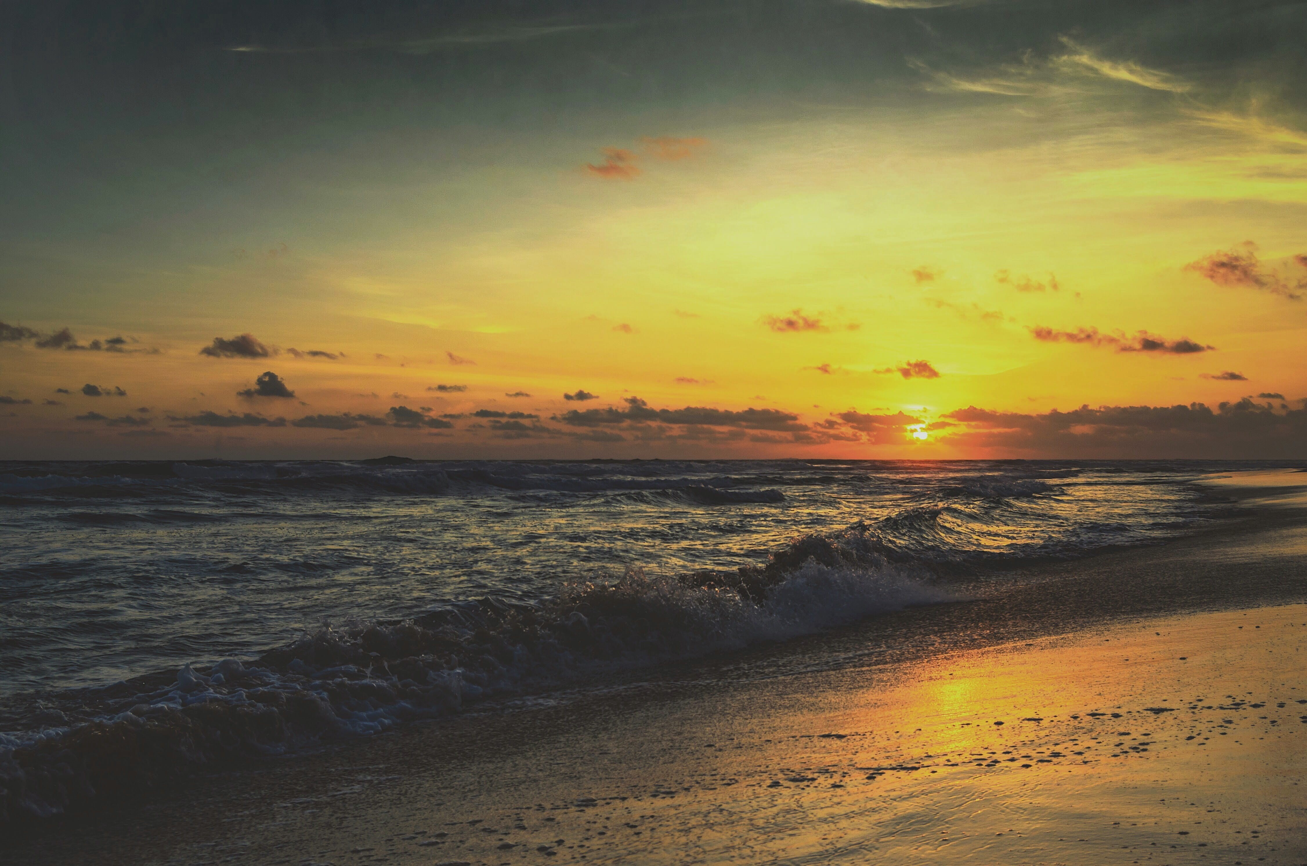 beach, no people, orange color, wave, horizon over water, 4K, beauty in nature, landscape, sea, cloud - sky, tranquility, water, sunset, nature, horizon, HD Wallpaper