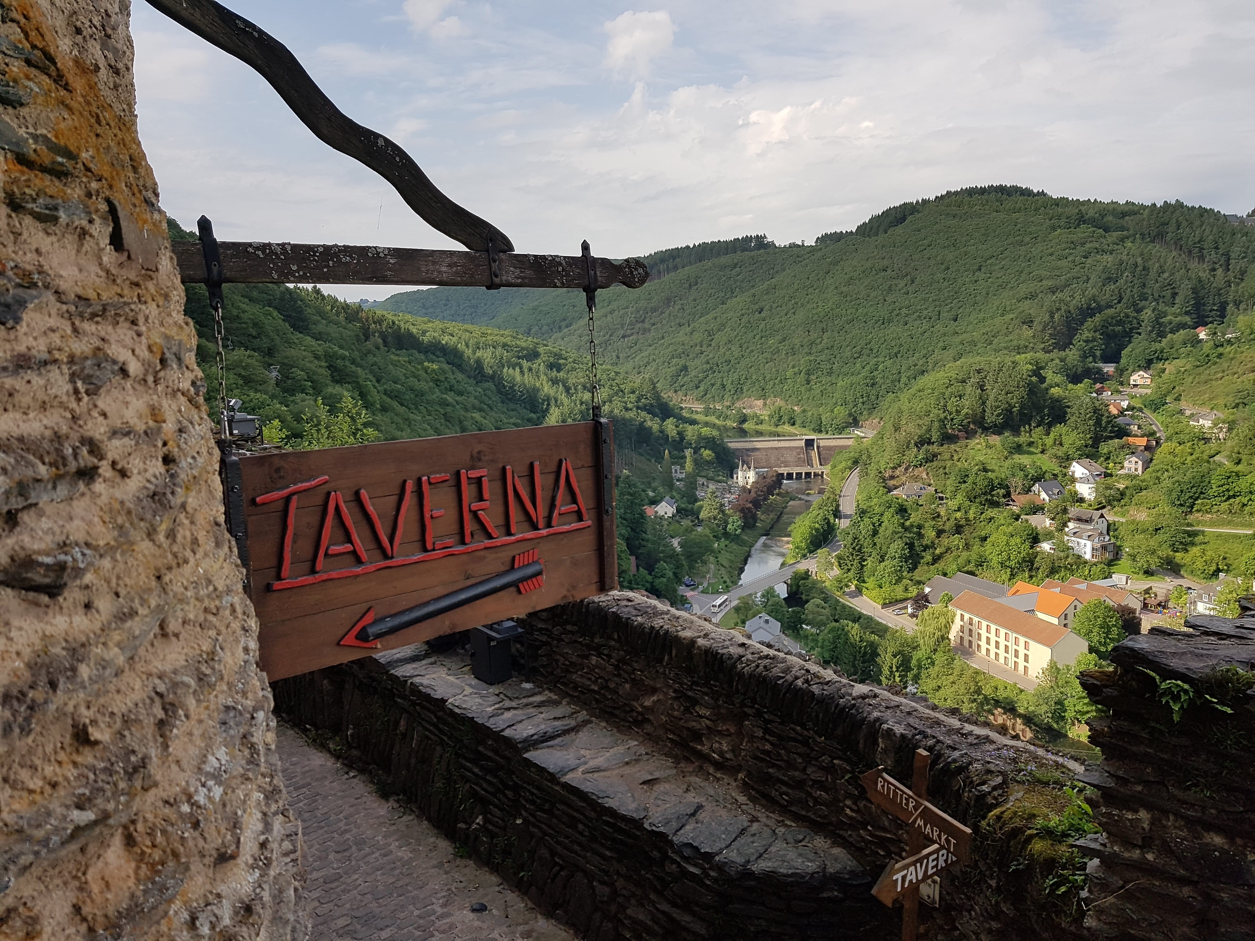 nature, day, tavern, tree, plant, built structure, pub, outdoors, mountain, text, beauty in nature, luxemburg, information sign, no people, inn, 4K, communication, HD Wallpaper
