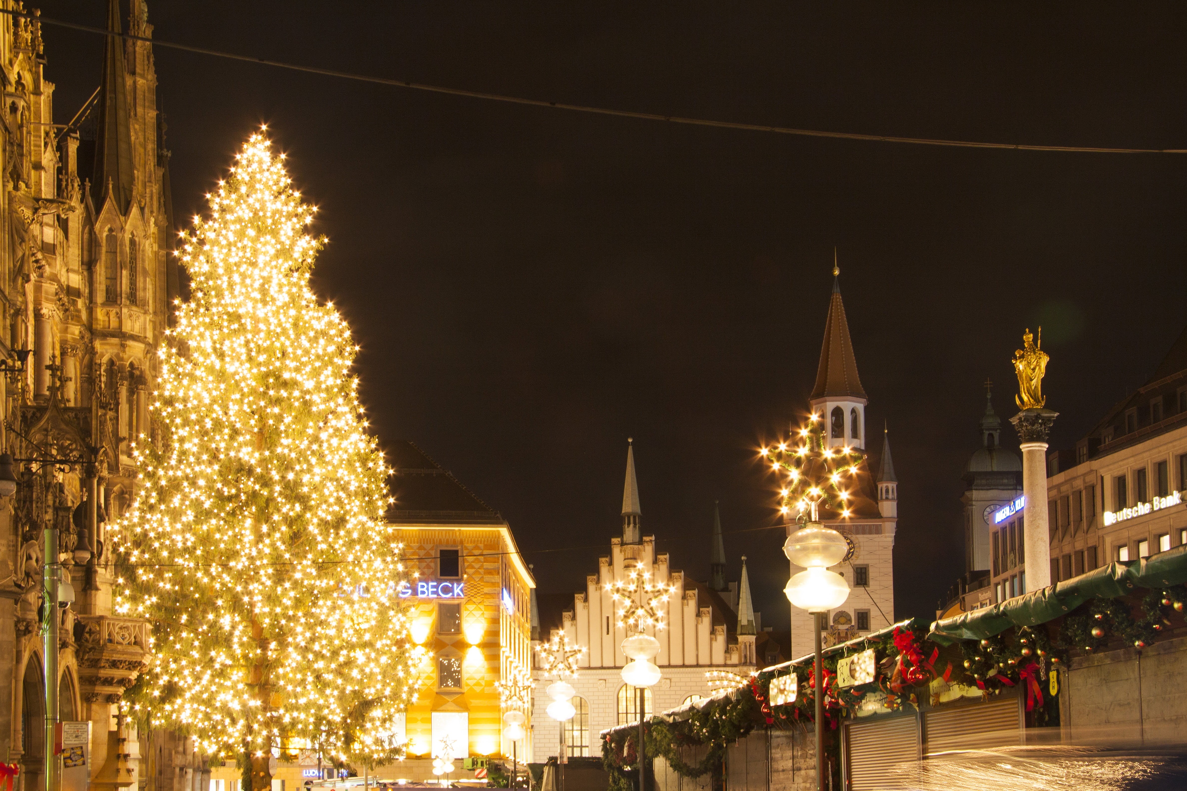 city, time, building, neo gothic, street light, christmas tree, lighting equipment, town hall, no people, christmas market, munich, marienplatz, gothic, HD Wallpaper