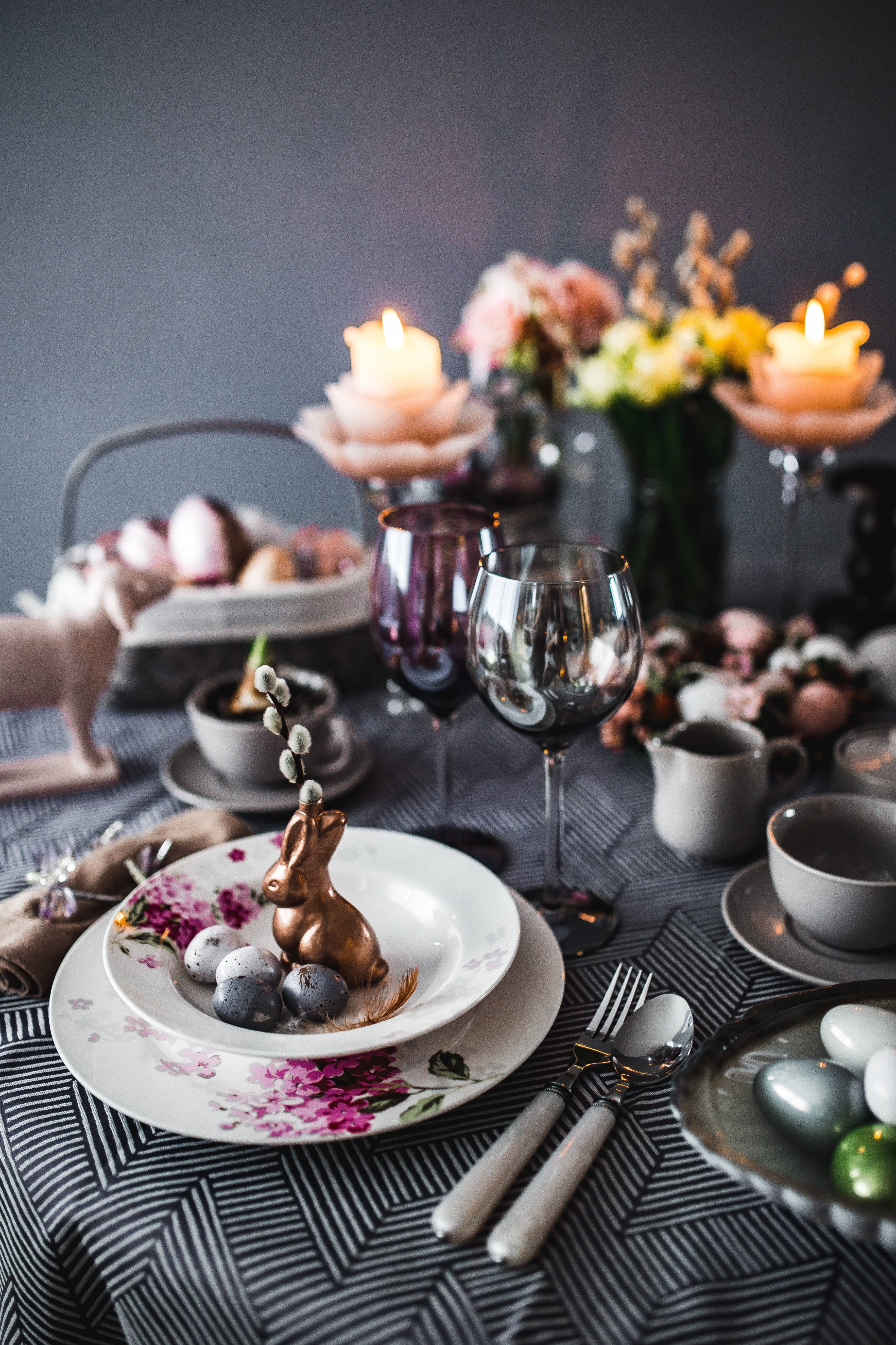 kitchen utensil, dining table, arrangement, gourmet, decorated, drinking glass, dessert, silverware, grey, dinner, wineglass, motifs, hand, wine, napkin, Phone HD Wallpaper