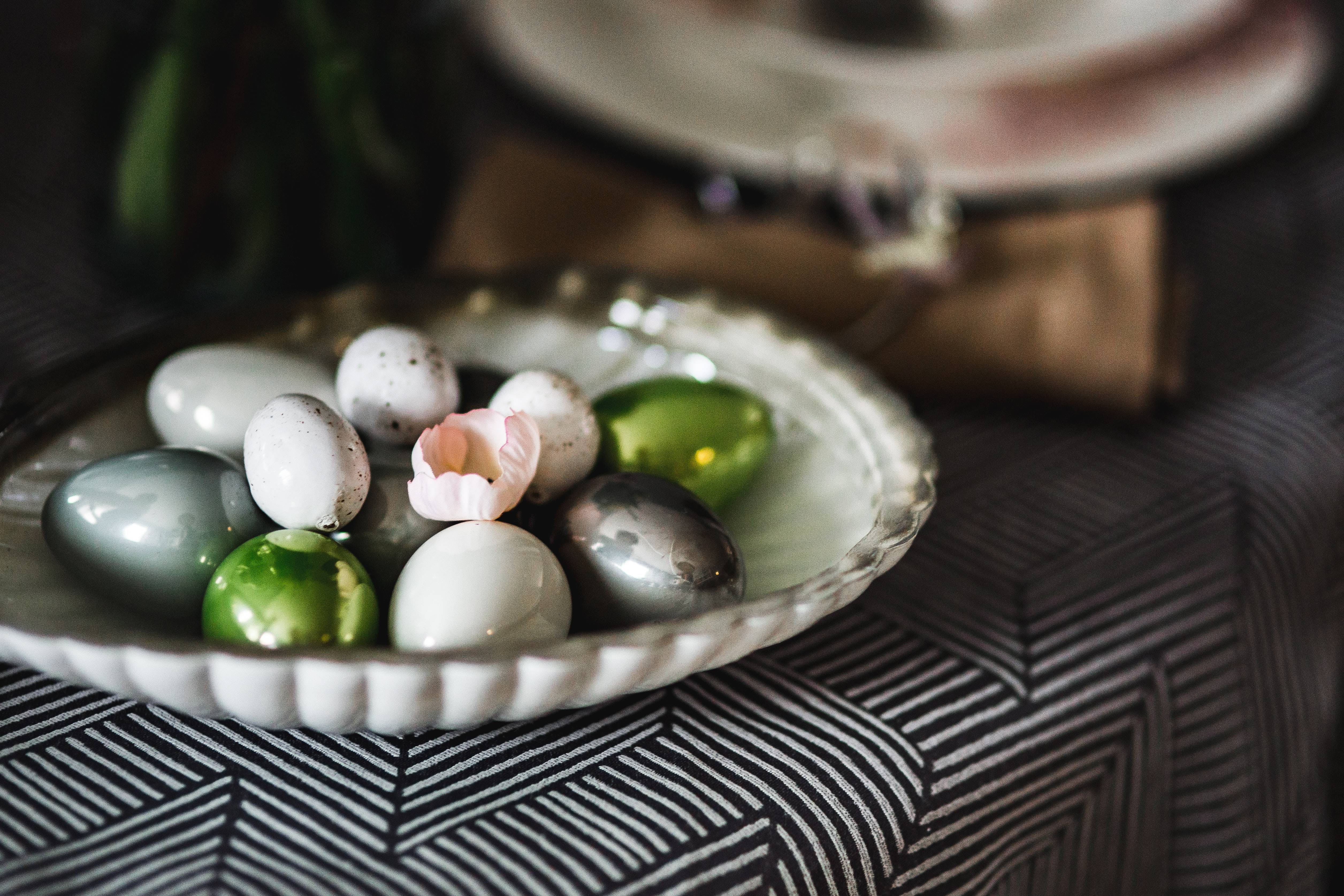 wellbeing, food and drink, celebration, choice, holiday, food, decorations, motifs, no people, egg, bowl, dinner, easter egg, easter, holidays, decorated, HD Wallpaper