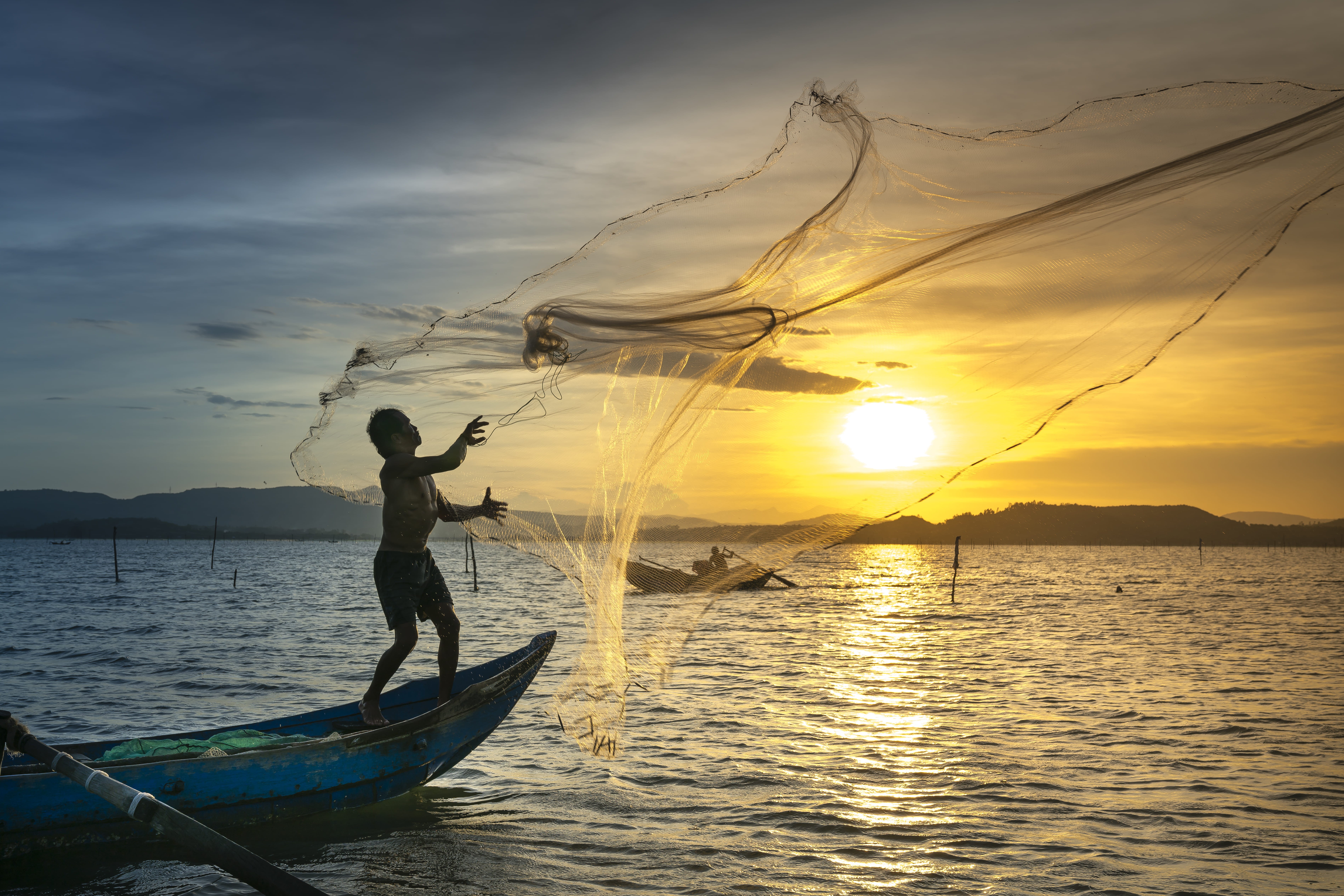 dusk, one person, leisure, evening, dawn, sunbeam, watercraft, sky, golden hour, fisherman, sunset, travel, transportation, nature, nautical vessel, orange color, HD Wallpaper