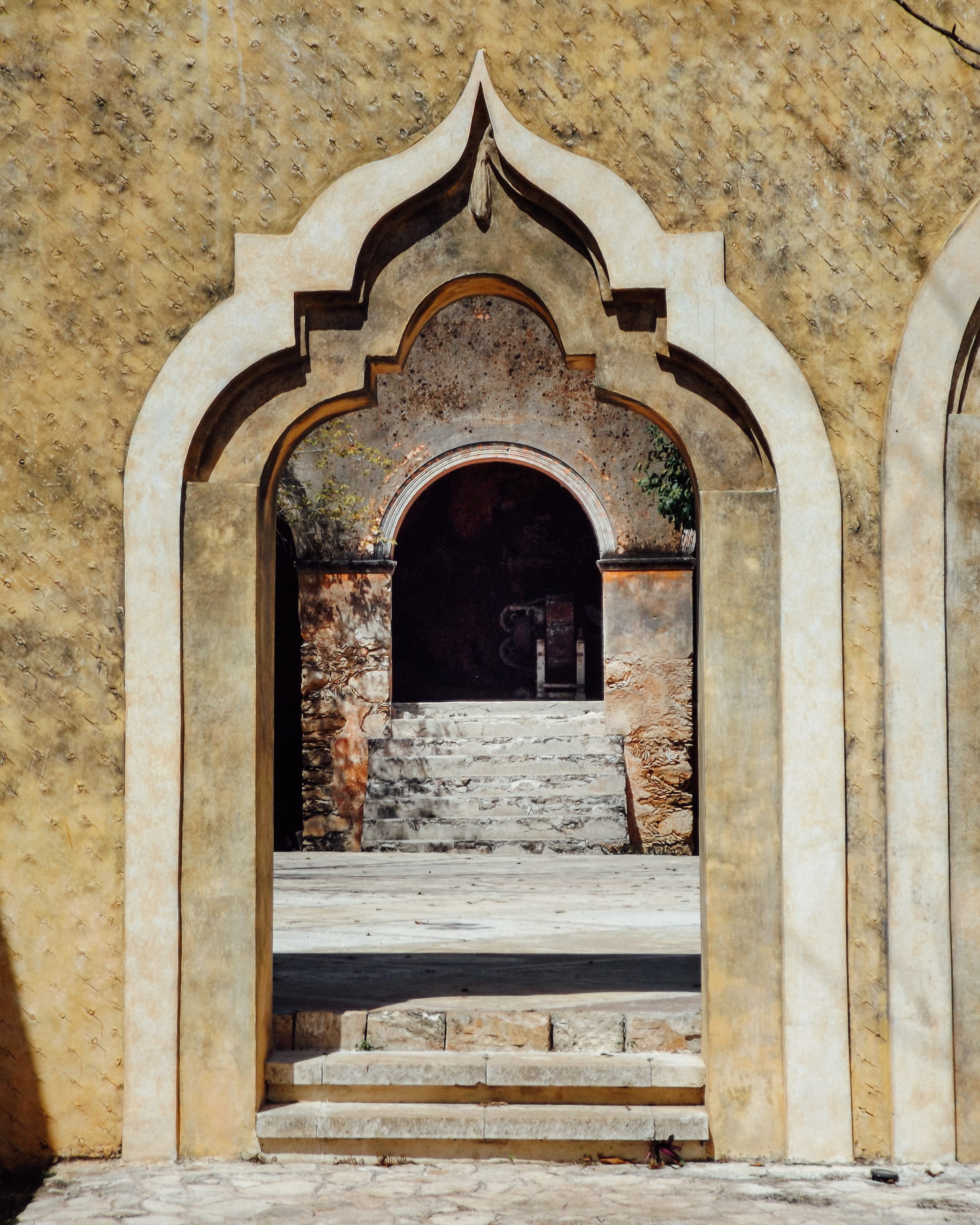 building, direction, wall, path, spirituality, building exterior, doorway, hacienda ochil, place of worship, built structure, yucatan, day, the past, gate, Phone HD Wallpaper
