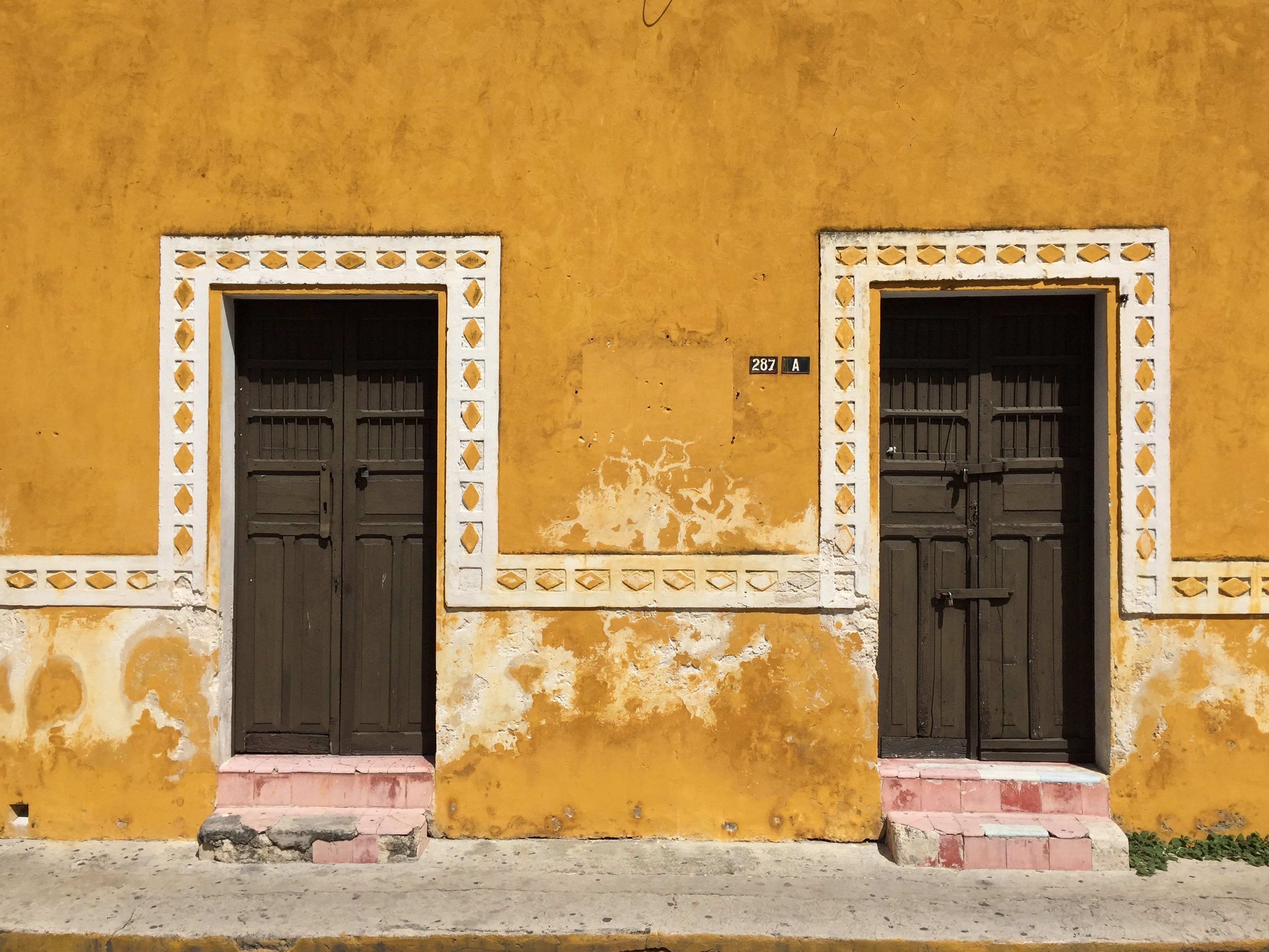 cobblestone, colonial, house, wall, yellow, mexico, geranium, shutter, old, two, hispanich, pueblo magico, door, no people, yucatan, window, d, izamal, HD Wallpaper