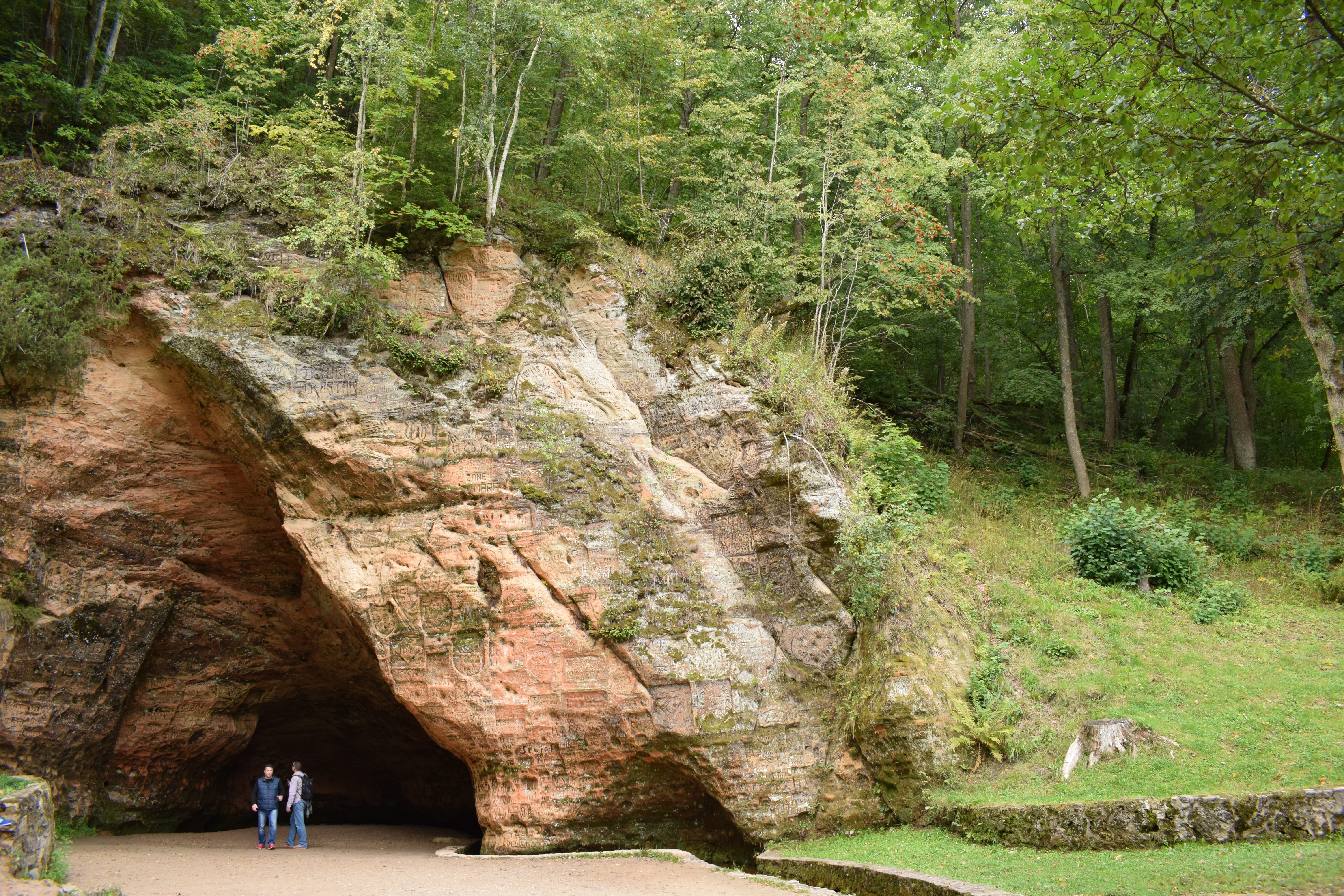 geology, national, cave, sigulda, tourism, sand, real people, beauty in nature, day, nature, earth, outdoors, travel, solid, lifestyles, rock formation, HD Wallpaper