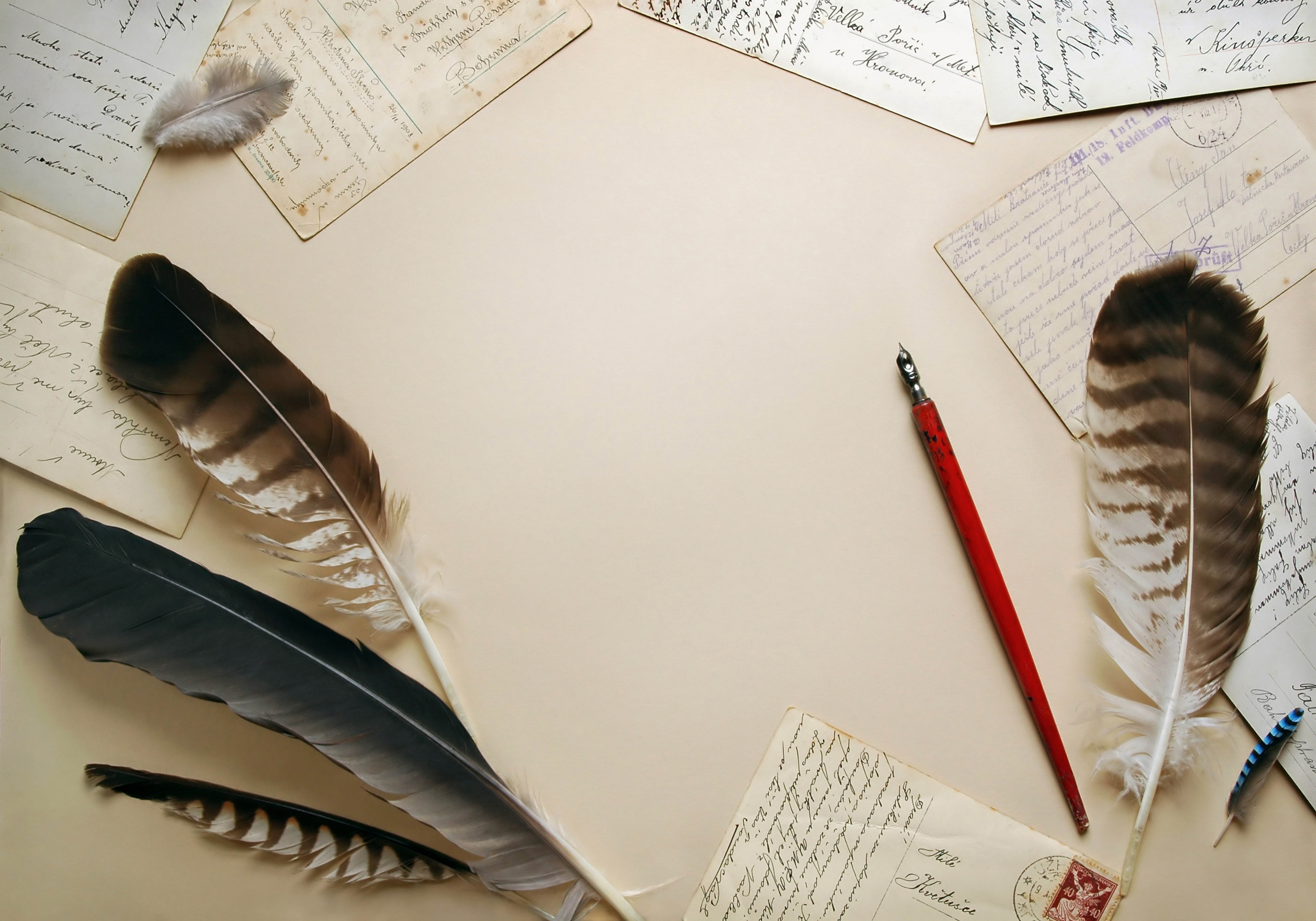 antique, close-up, 5K, letter, backgrounds, feather, letters, old, high angle view, ink, group of objects, desk, mail, pen, feathers, medium group of objects, HD Wallpaper