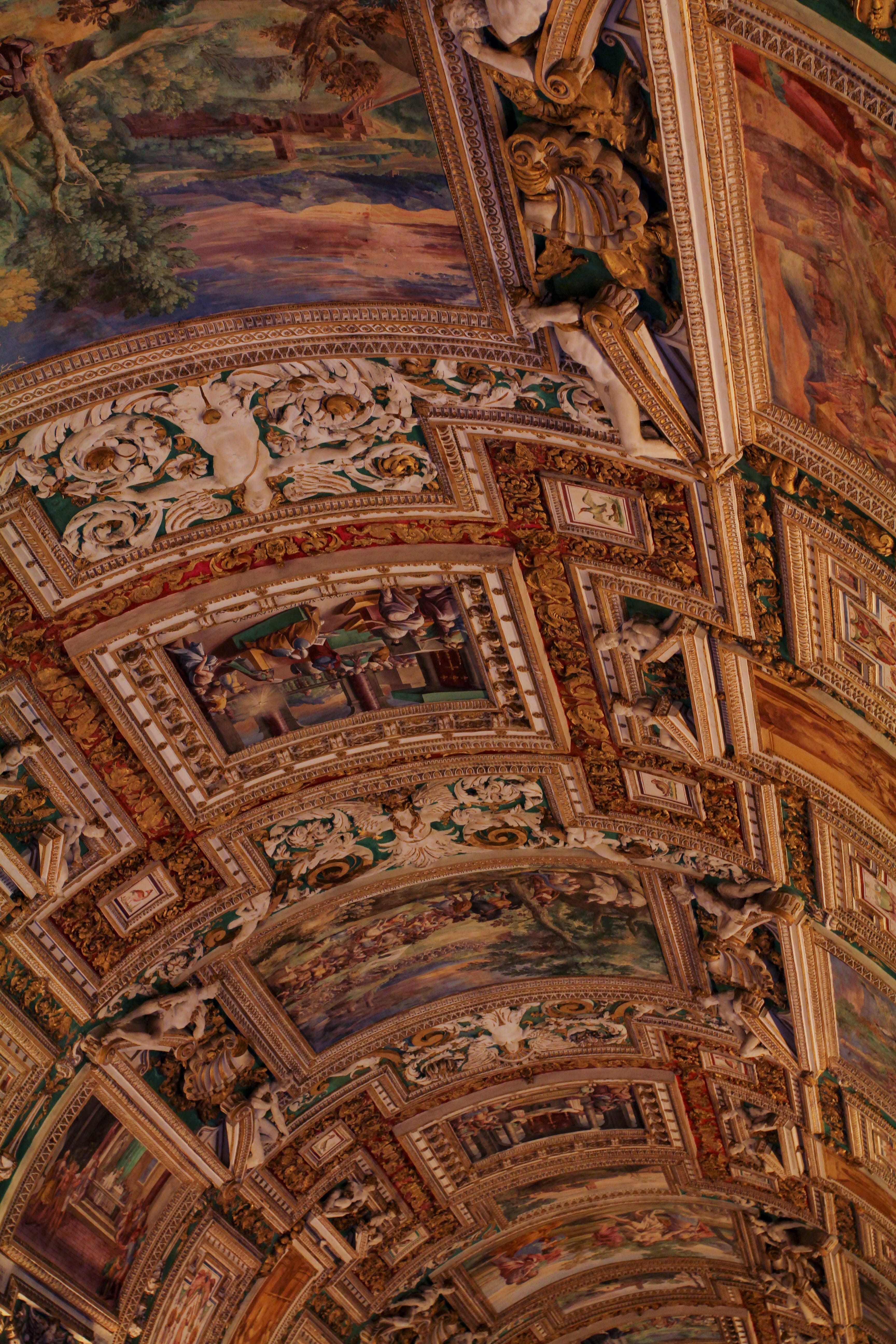 indoors, built structure, history, art and craft, craft, tourism, religion, 5K, roma, pattern, museum, belief, ornate, the past, pictures, low angle view, Phone HD Wallpaper