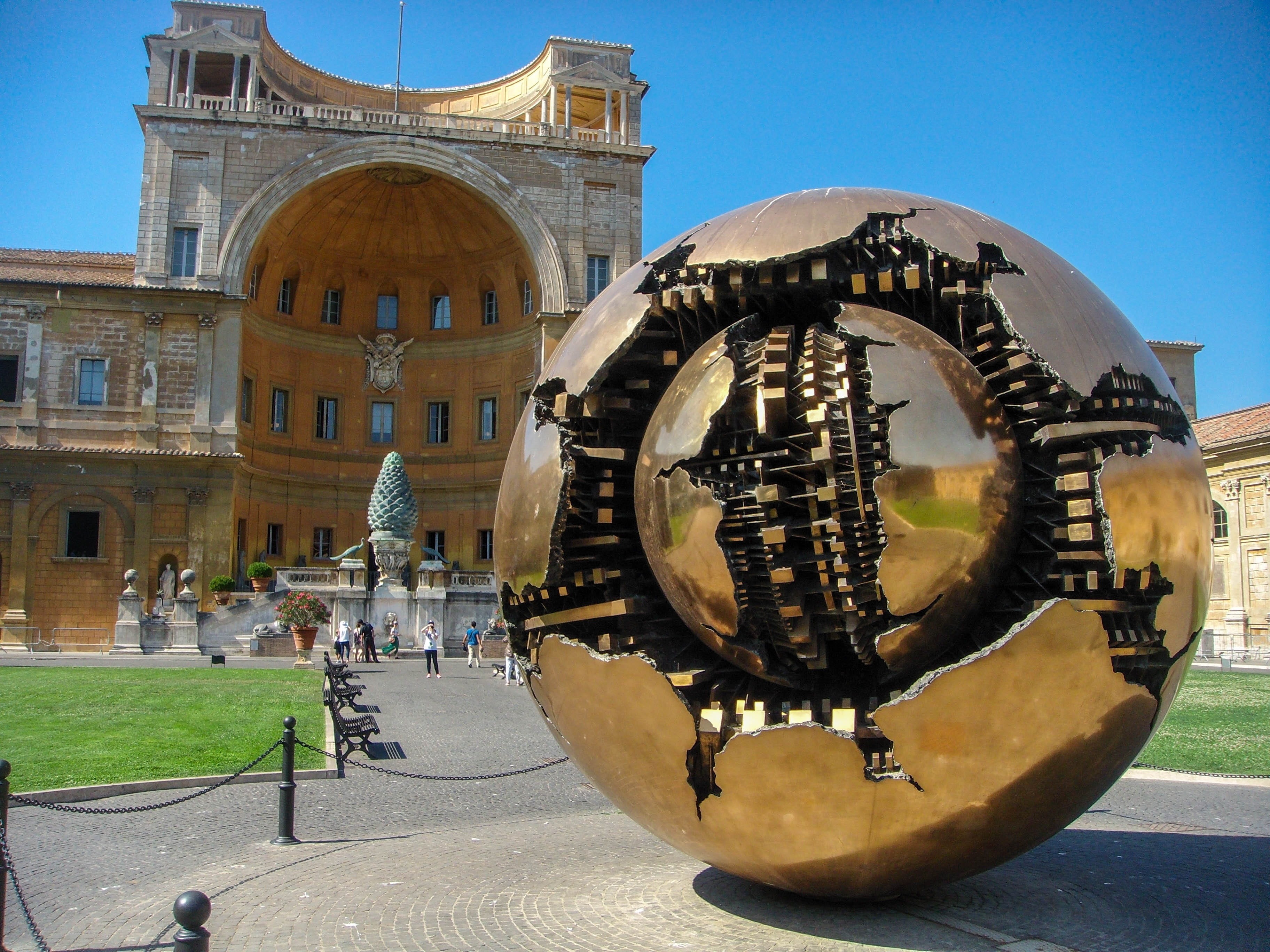 museum, rome, clear sky, incidental people, outdoors, building, vatican, real people, travel, day, nature, the past, comanche, sunlight, tourism, 2K, sky, HD Wallpaper