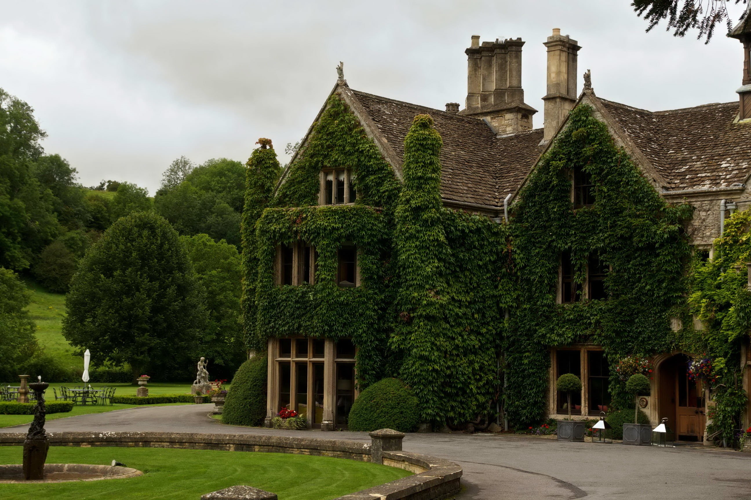 house, gothic Style, history, stone Material, british Culture, nature, architecture, street, transportation, green Color, footpath, built Structure, concrete, HD Wallpaper