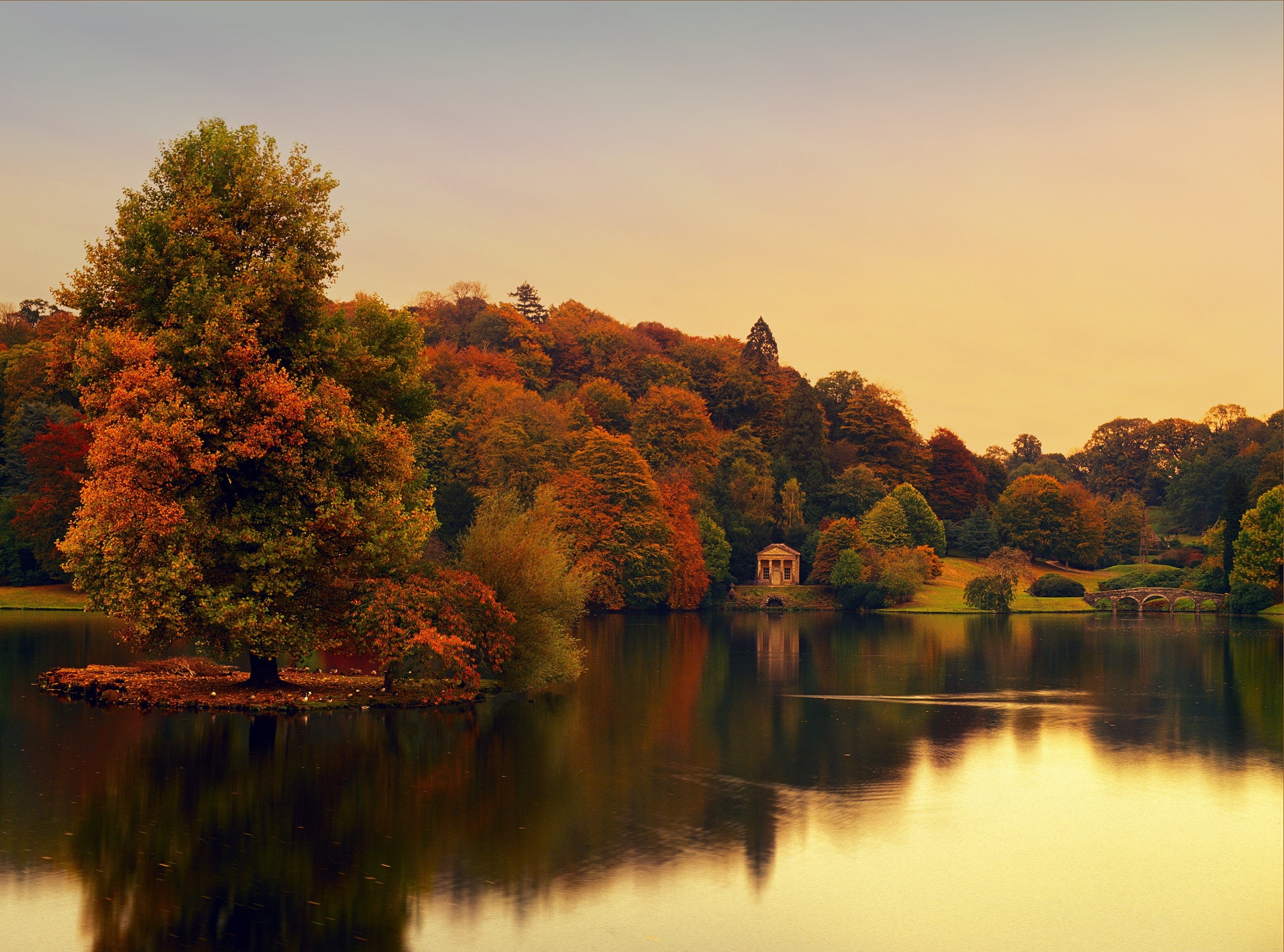 mere, Lake, outdoors, United Kingdom, tree, autumn collection, henryhoare, built structure, sky, Bridge, classical, Leaves, plant, Britain, stourton, no people, HD Wallpaper
